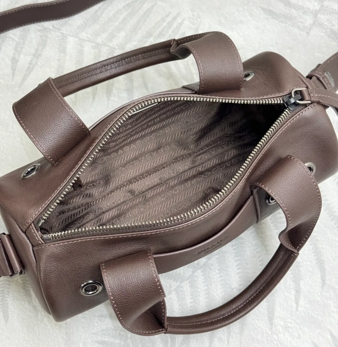Классические Сумки Женские Prada 11462429