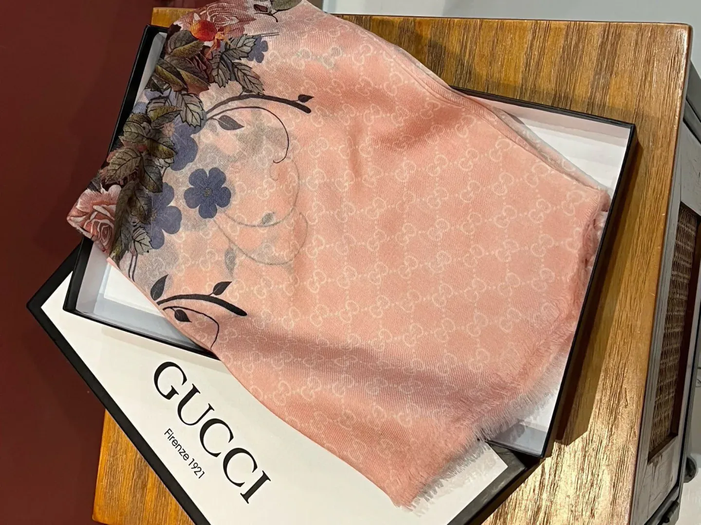 Шарфы Gucci 463796