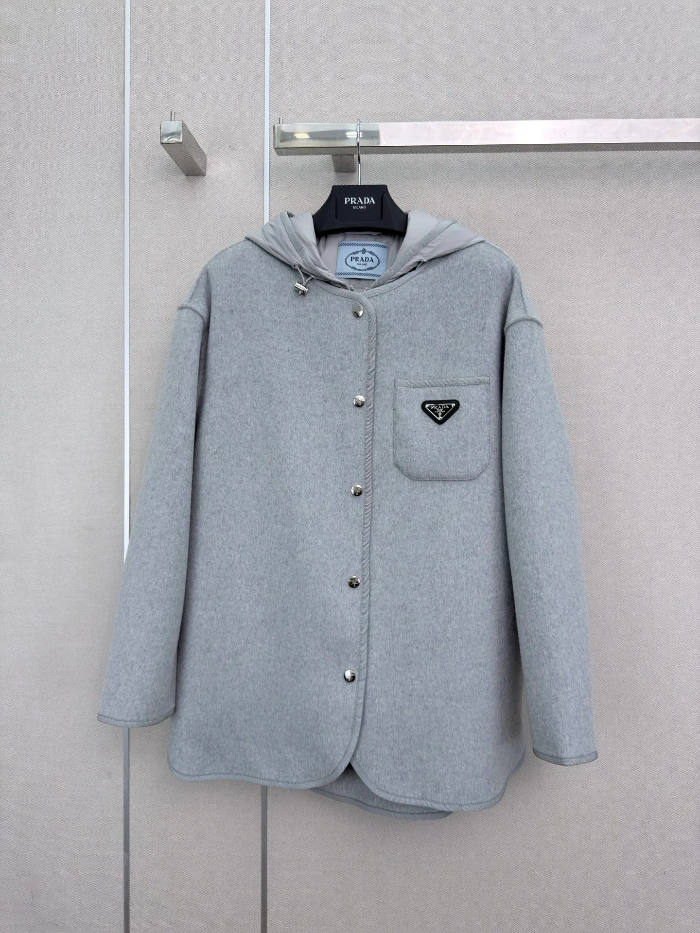Куртки И Пуховики Женские Prada 18185778