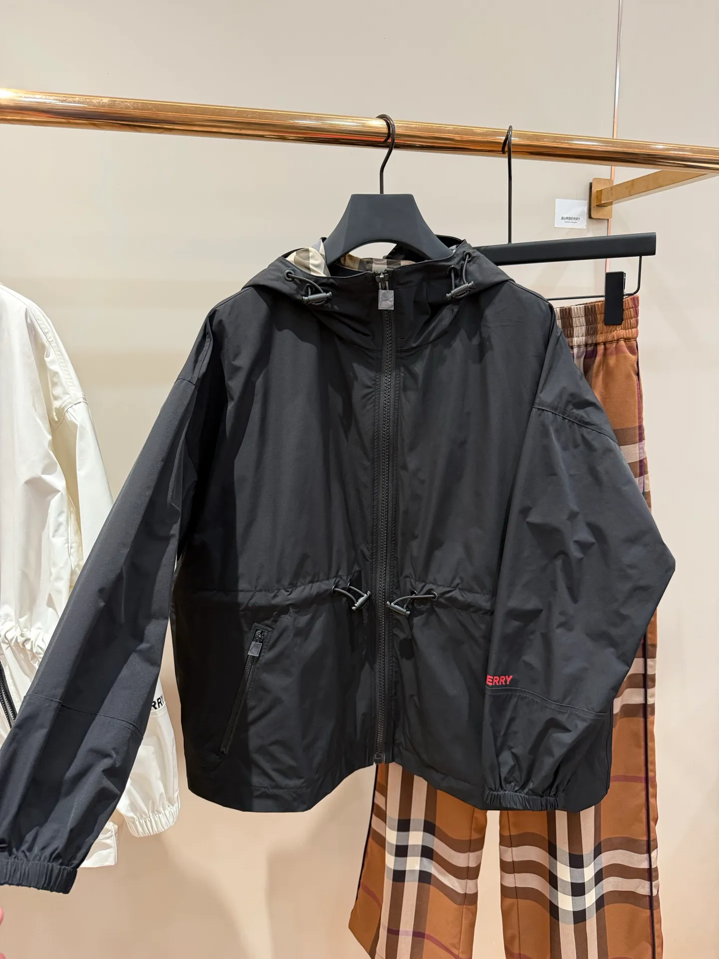Куртки И Пуховики Женские Burberry 17889944
