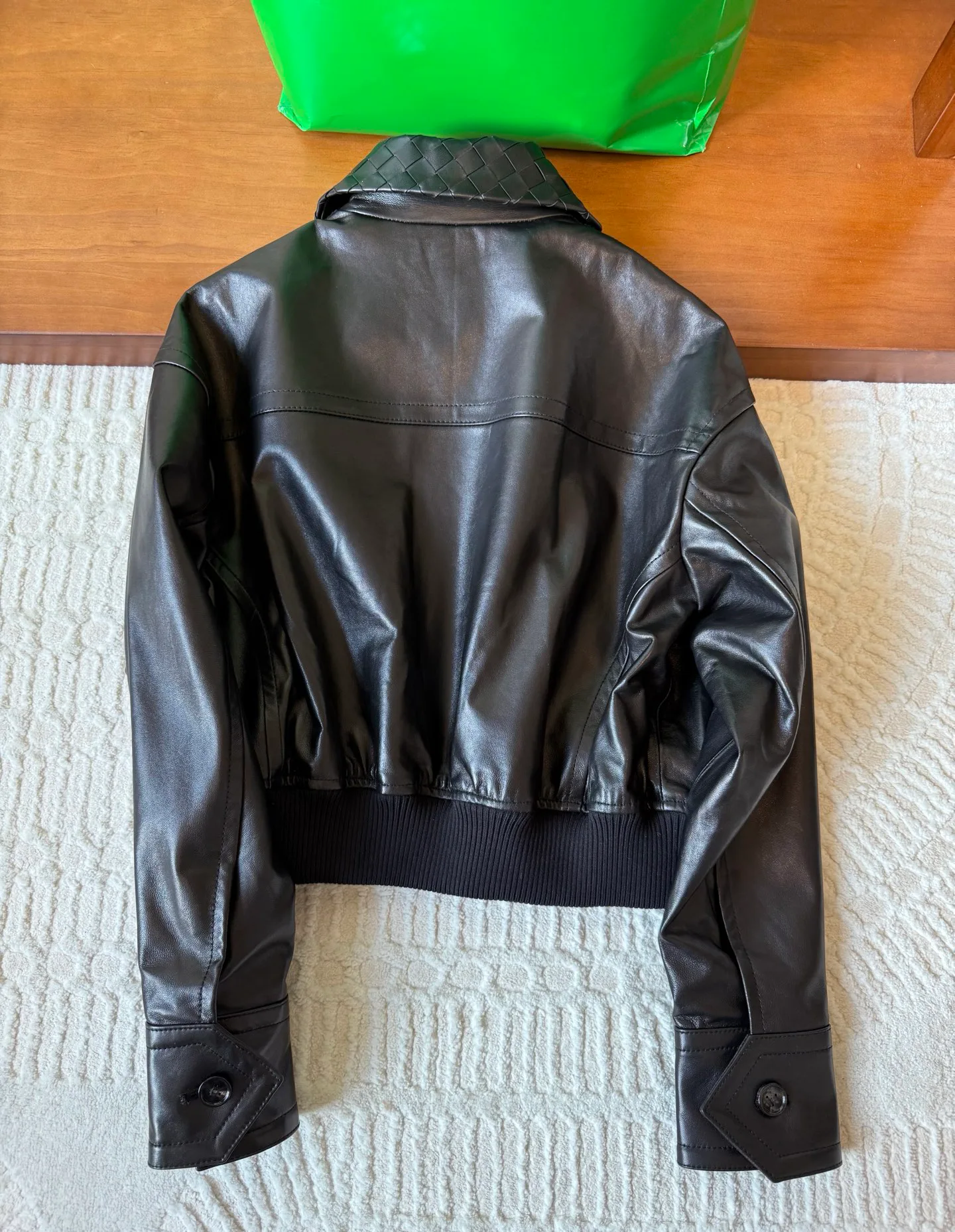 Кожаные Куртки И Дублёнки Женские Bottega Veneta 2260956