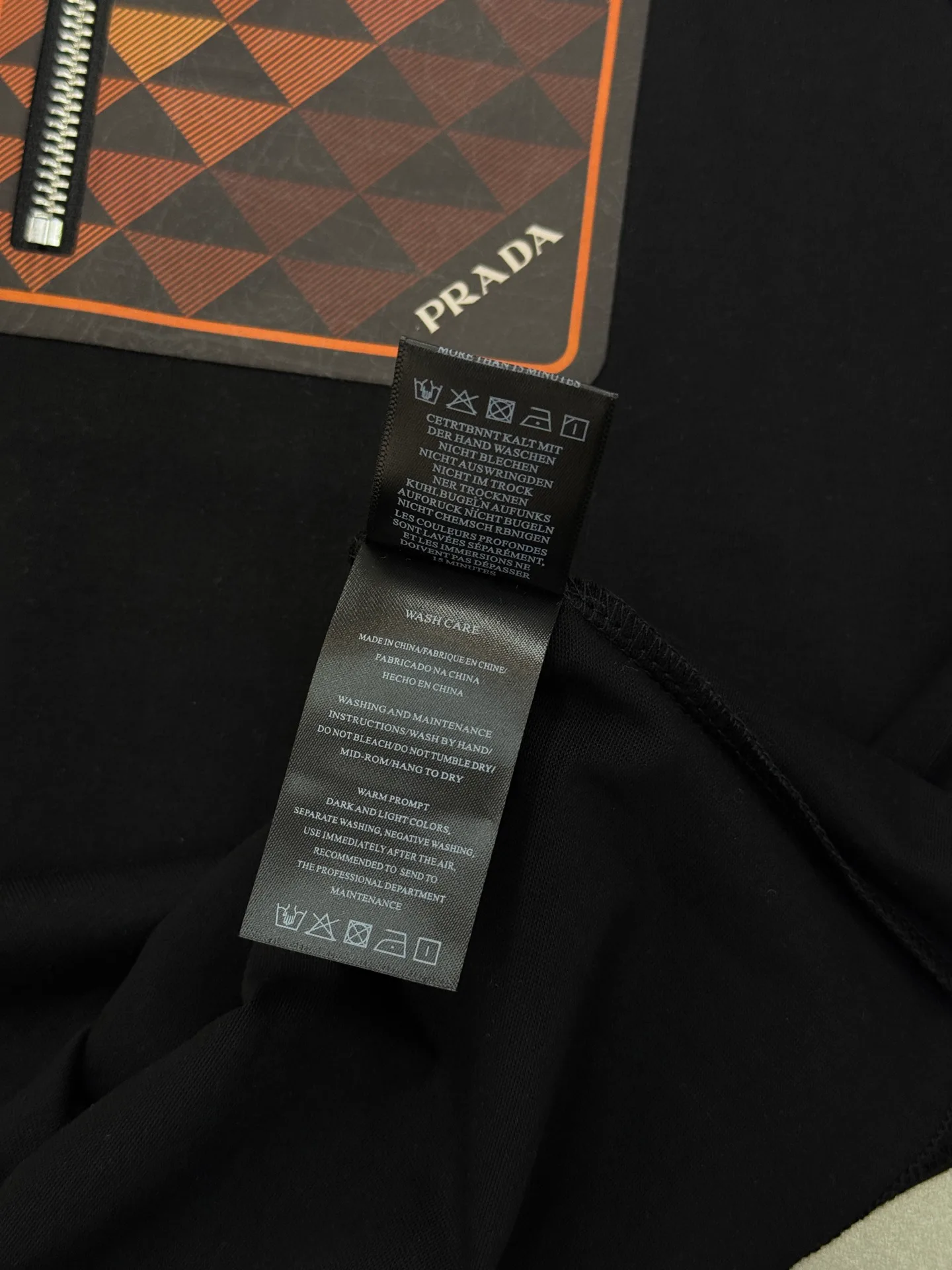 Футболки Женские Prada 13293376