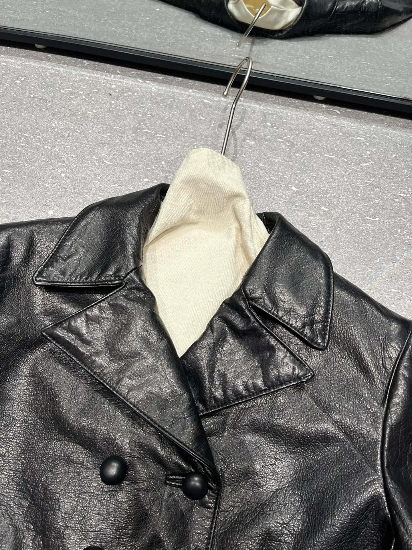 Кожаные Куртки И Дублёнки Женские Christian Dior 10088591