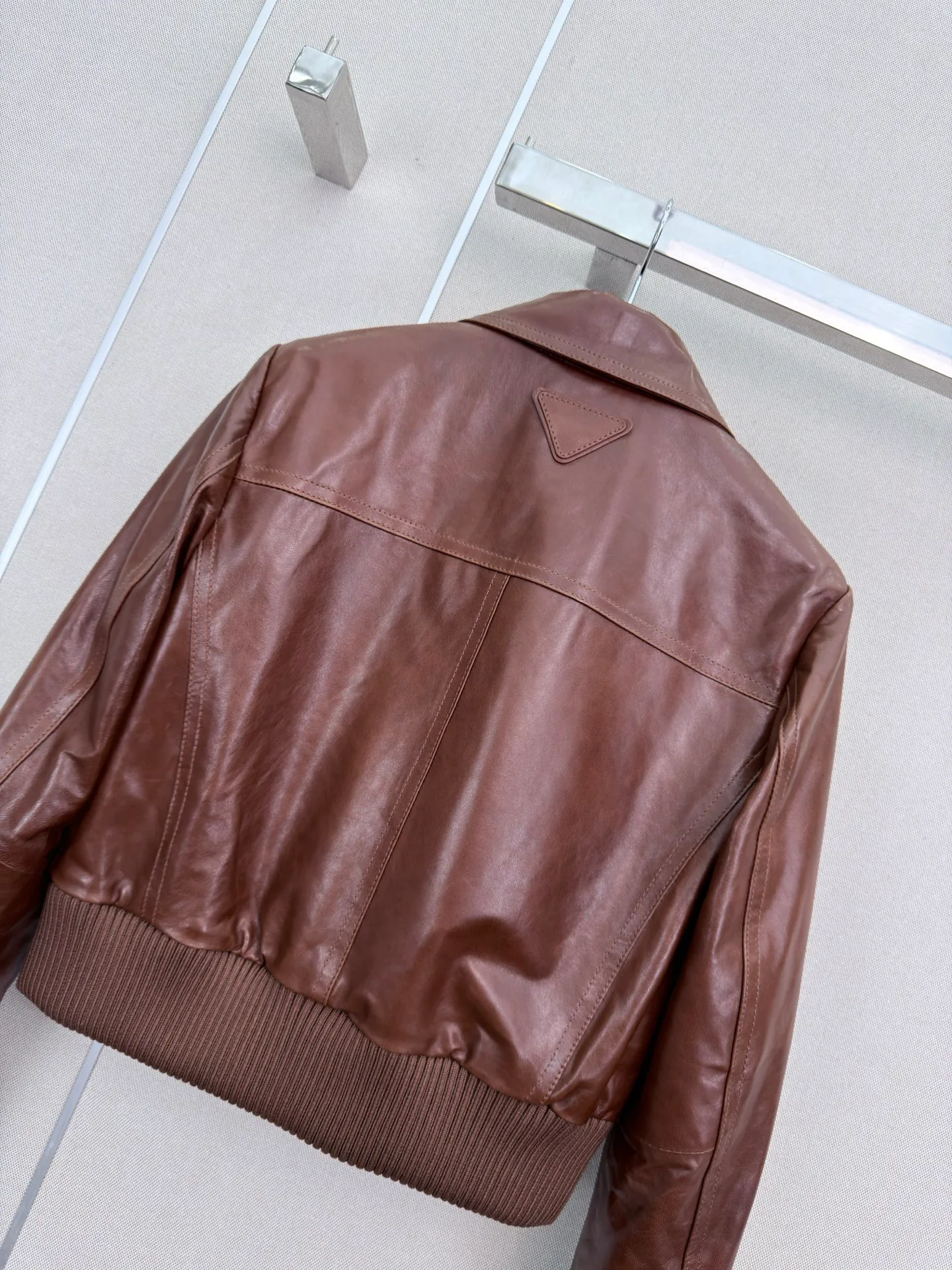 Кожаные Куртки И Дублёнки Женские Prada 18535546