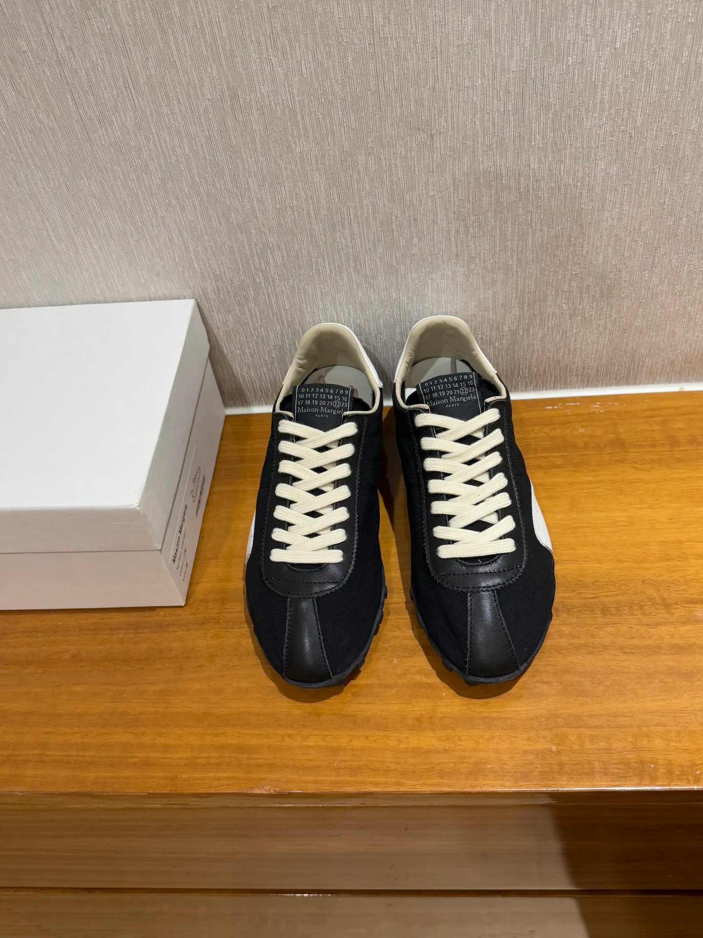 Кроссовки Женские Maison Margiela 24501