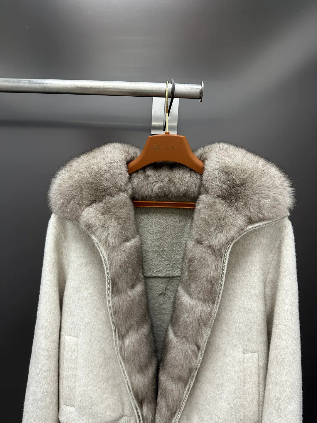 Куртки И Пуховики Женские Loro Piana 18226697