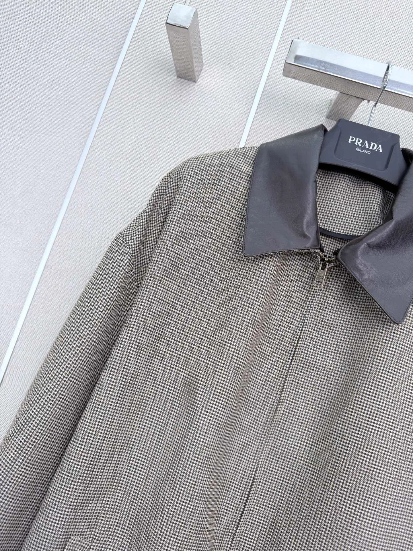 Куртки И Пуховики Женские Prada 18023374
