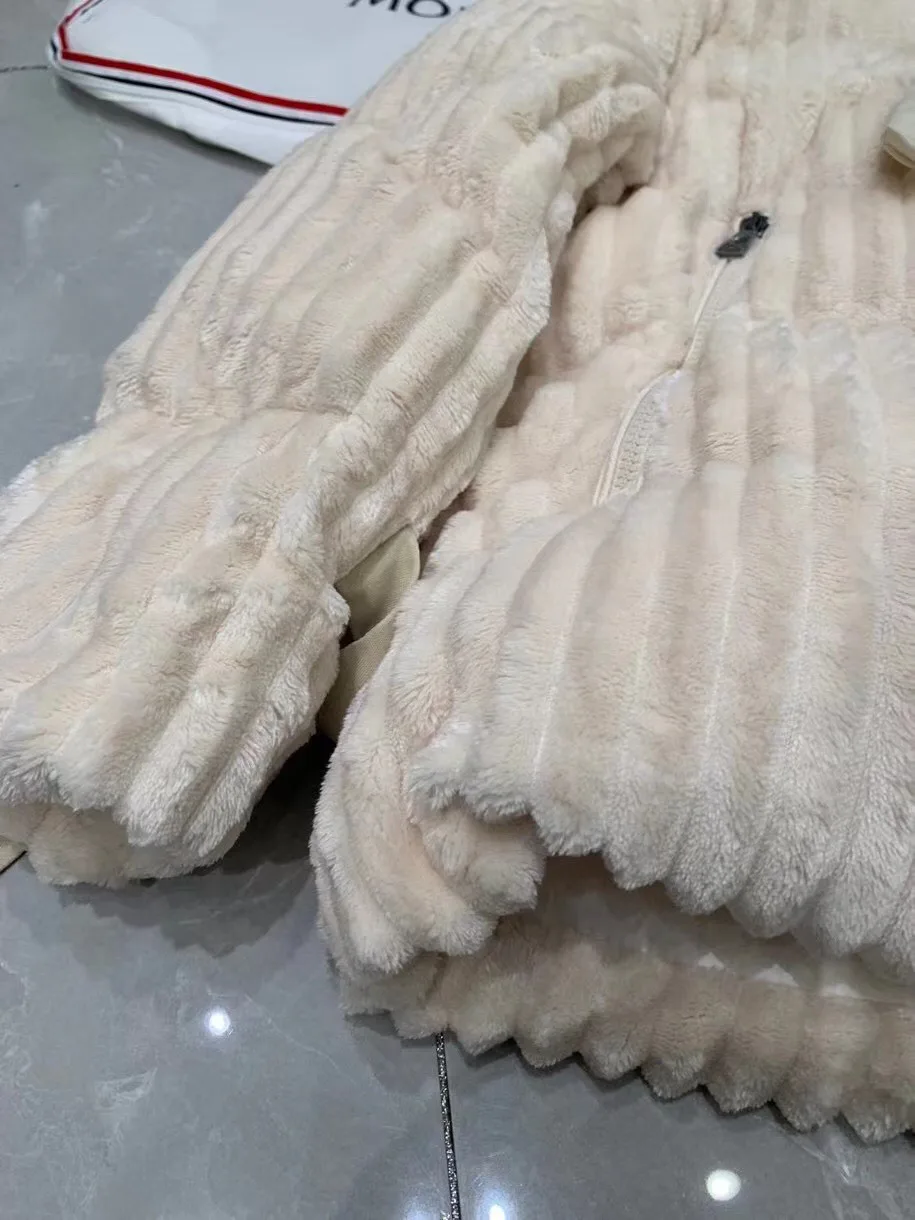Куртки И Пуховики Женские Moncler 18869348