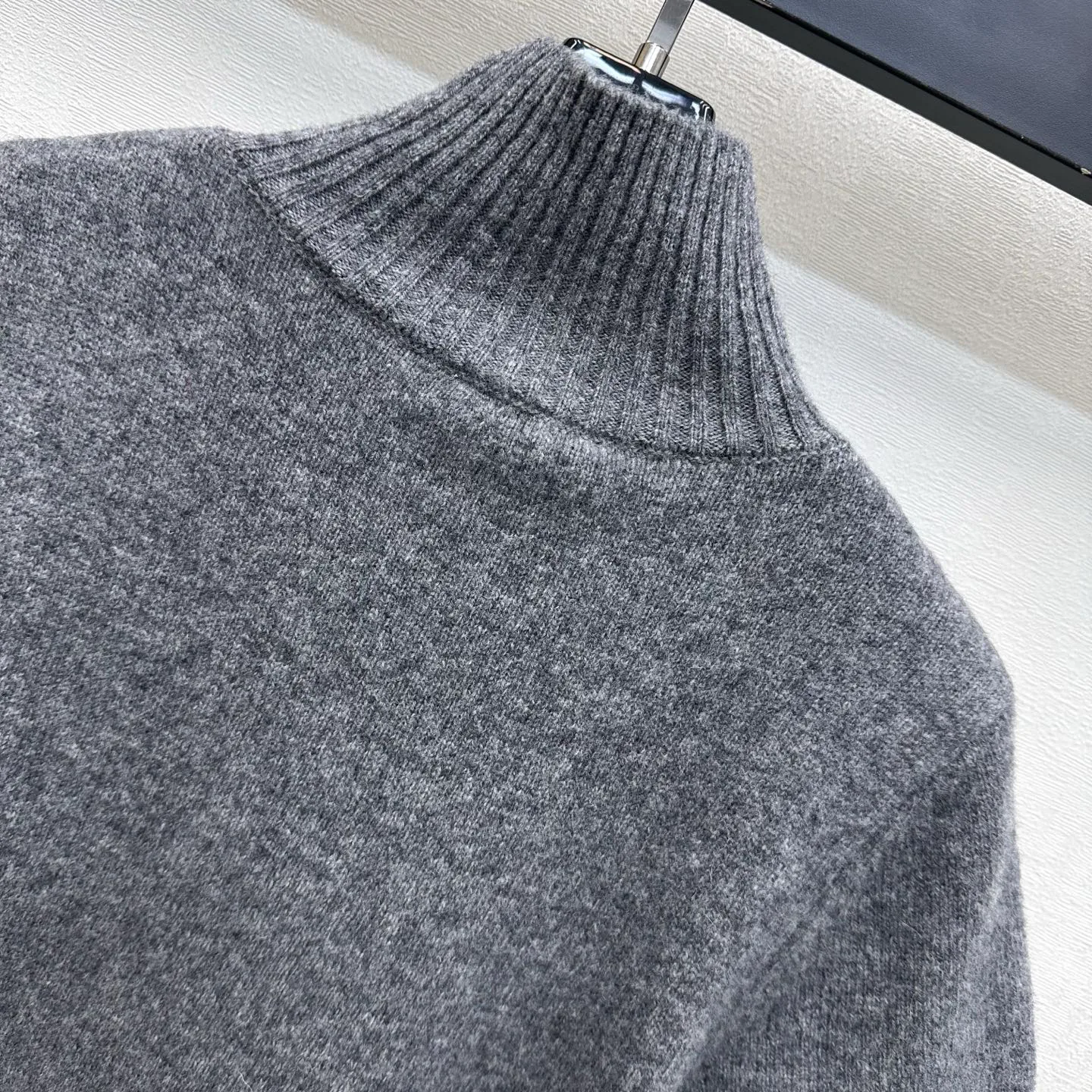 Джемперы И Свитеры Женские Chanel 18327942