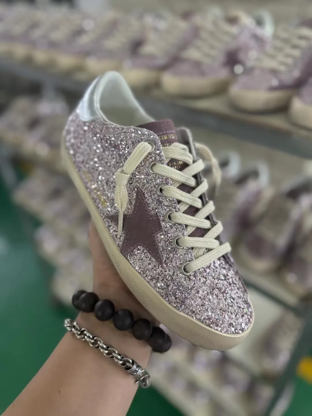 Кроссовки Женские Golden Goose 18265592