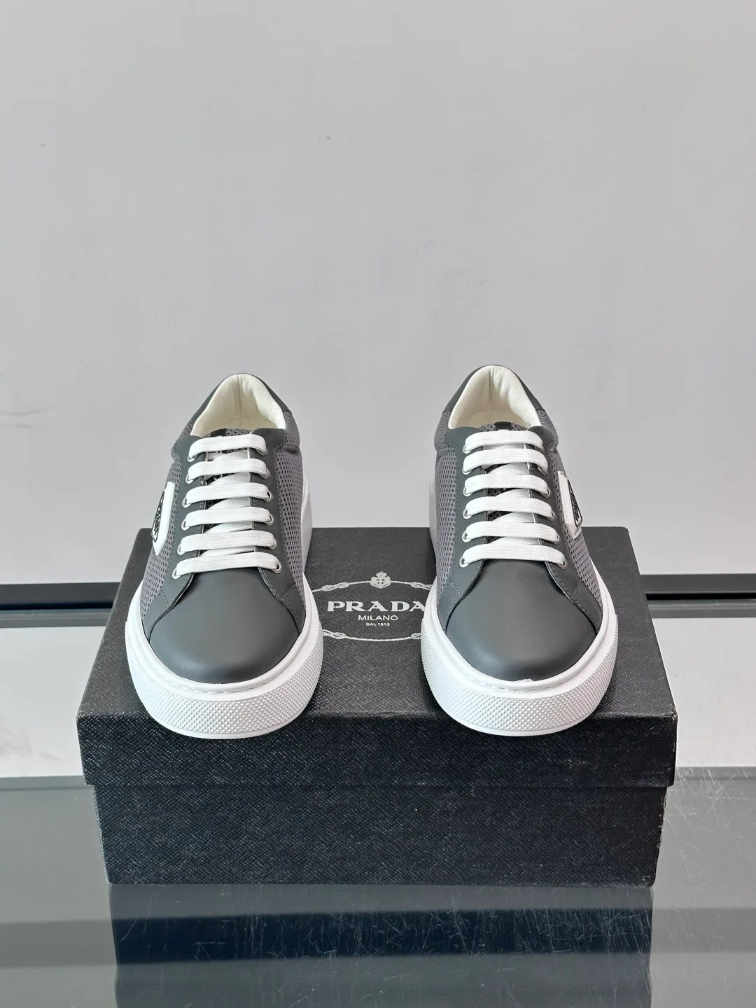 Кроссовки Женские Prada 17497963