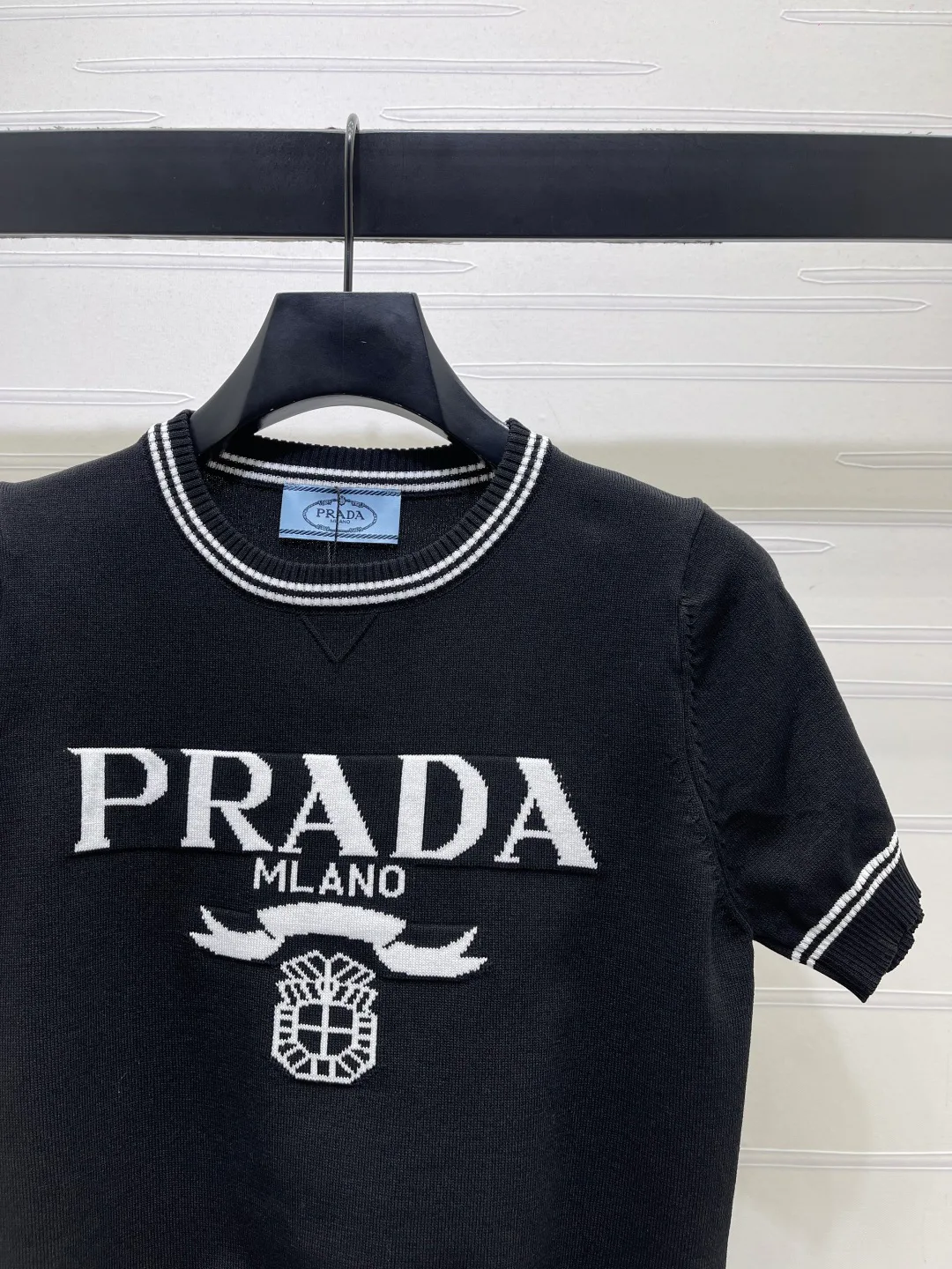 Футболки Женские Prada 17612756