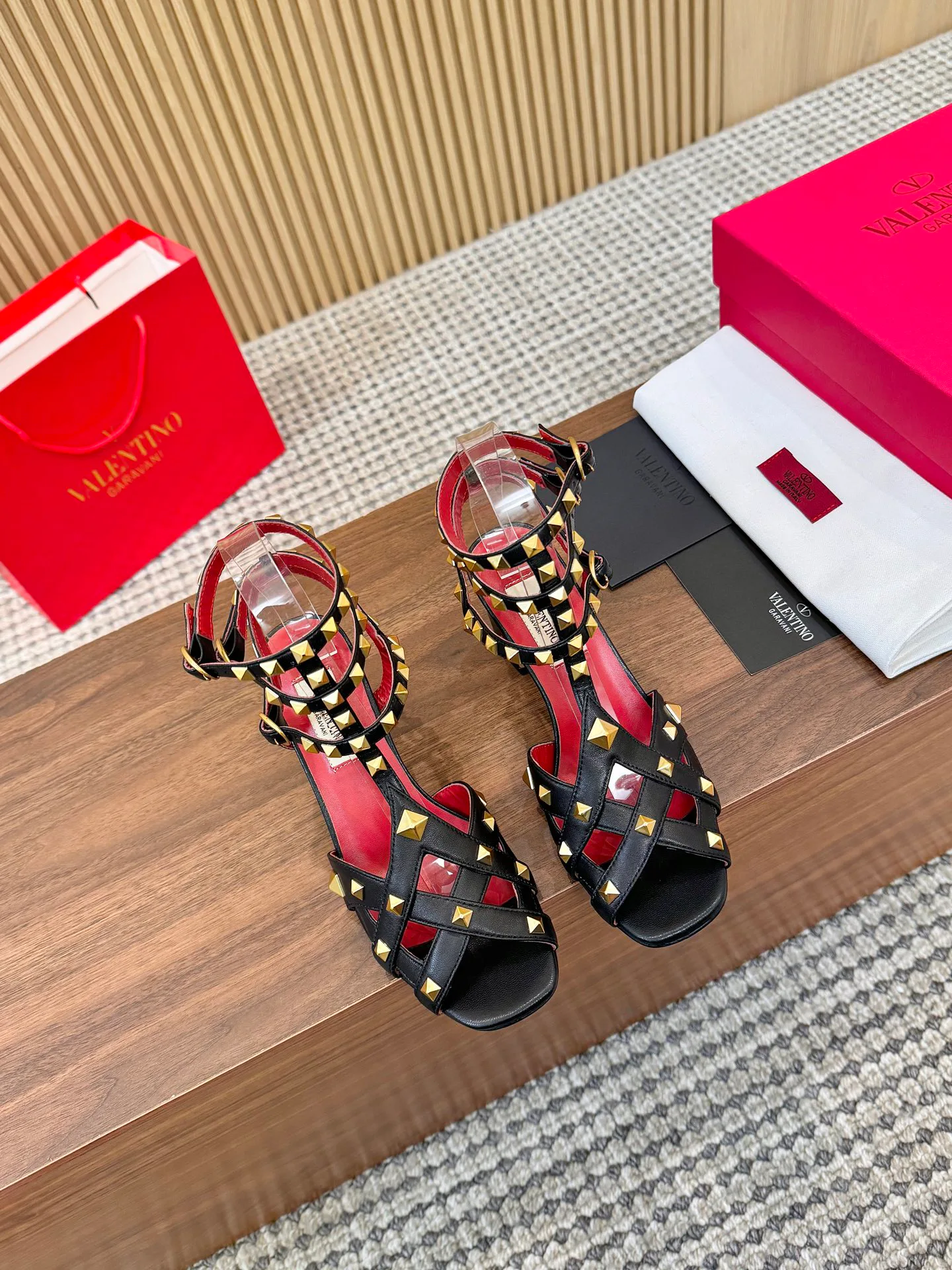 Босоножки Женские Valentino 12156392