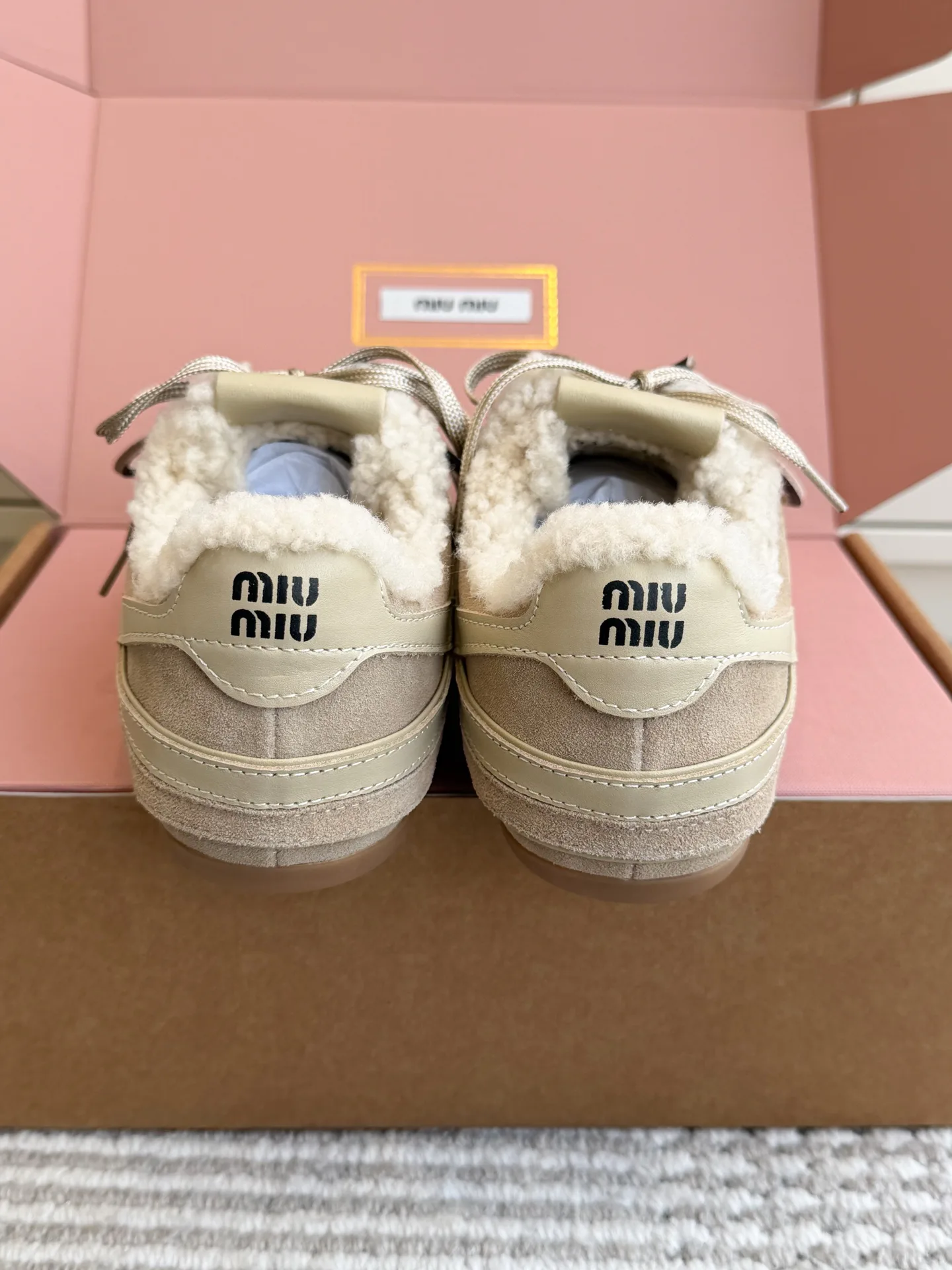 Кроссовки Женские Miu Miu 19667940