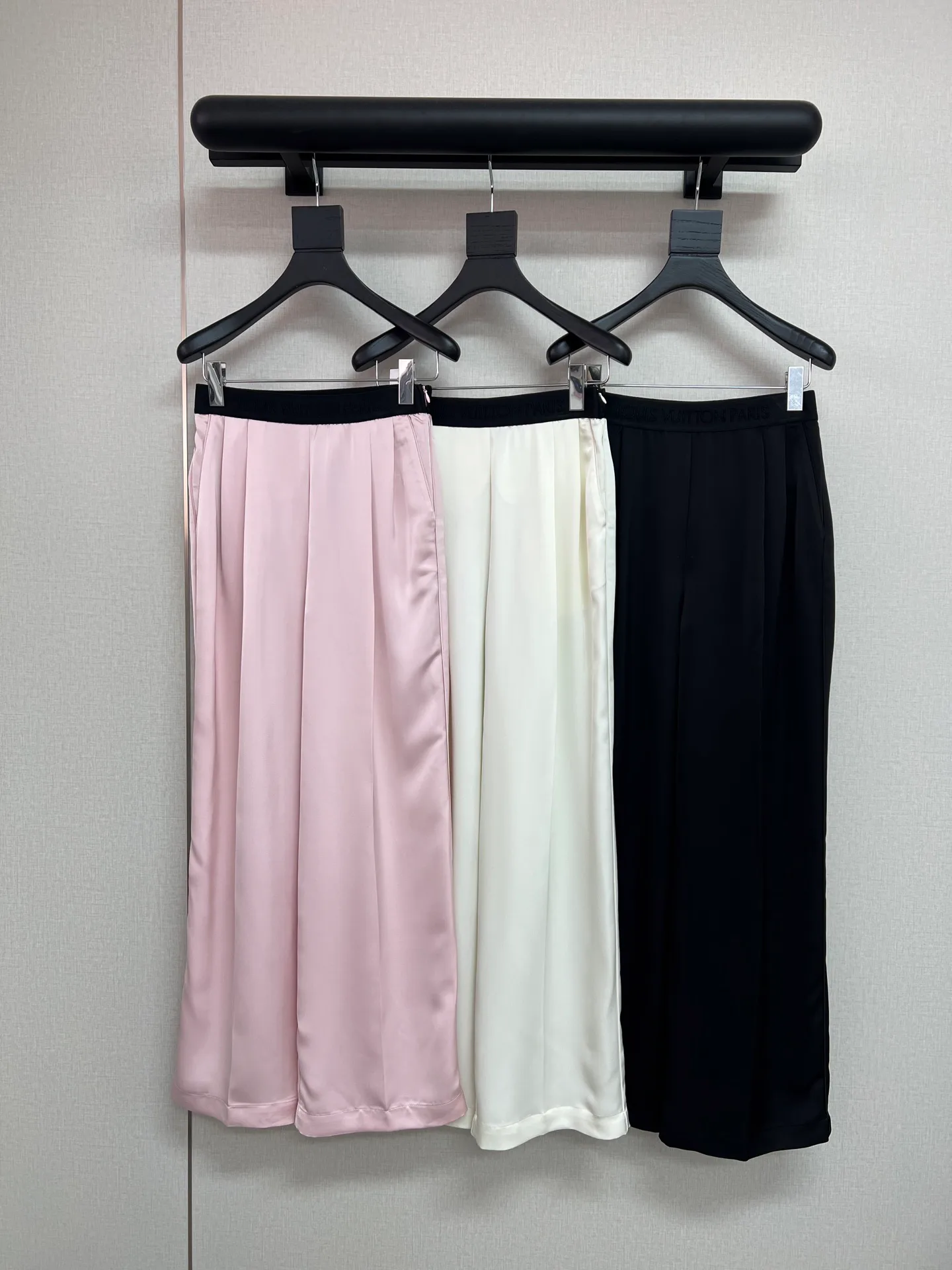 Брюки Женские Louis Vuitton 13233703