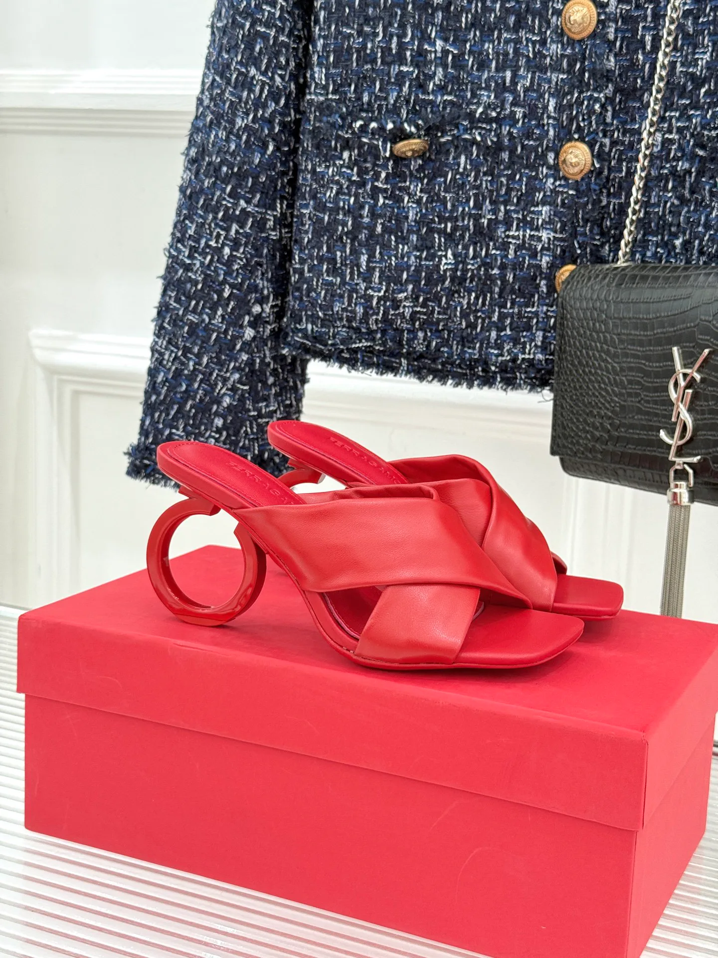 Сандалии Женские Salvatore Ferragamo 11203319