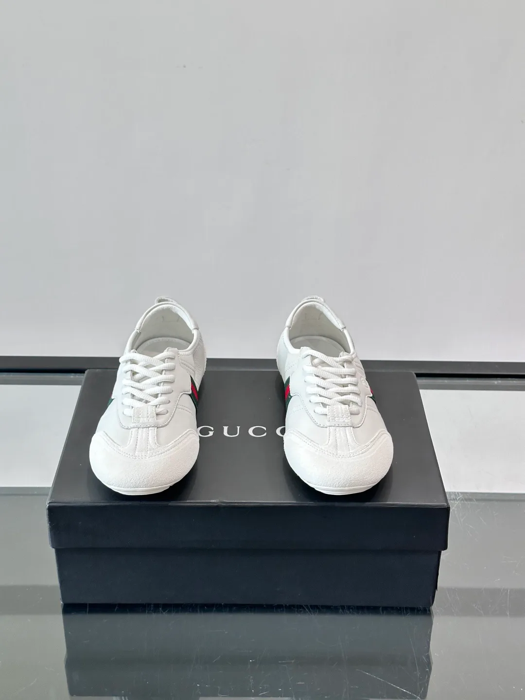 Кроссовки Женские Gucci 17689240