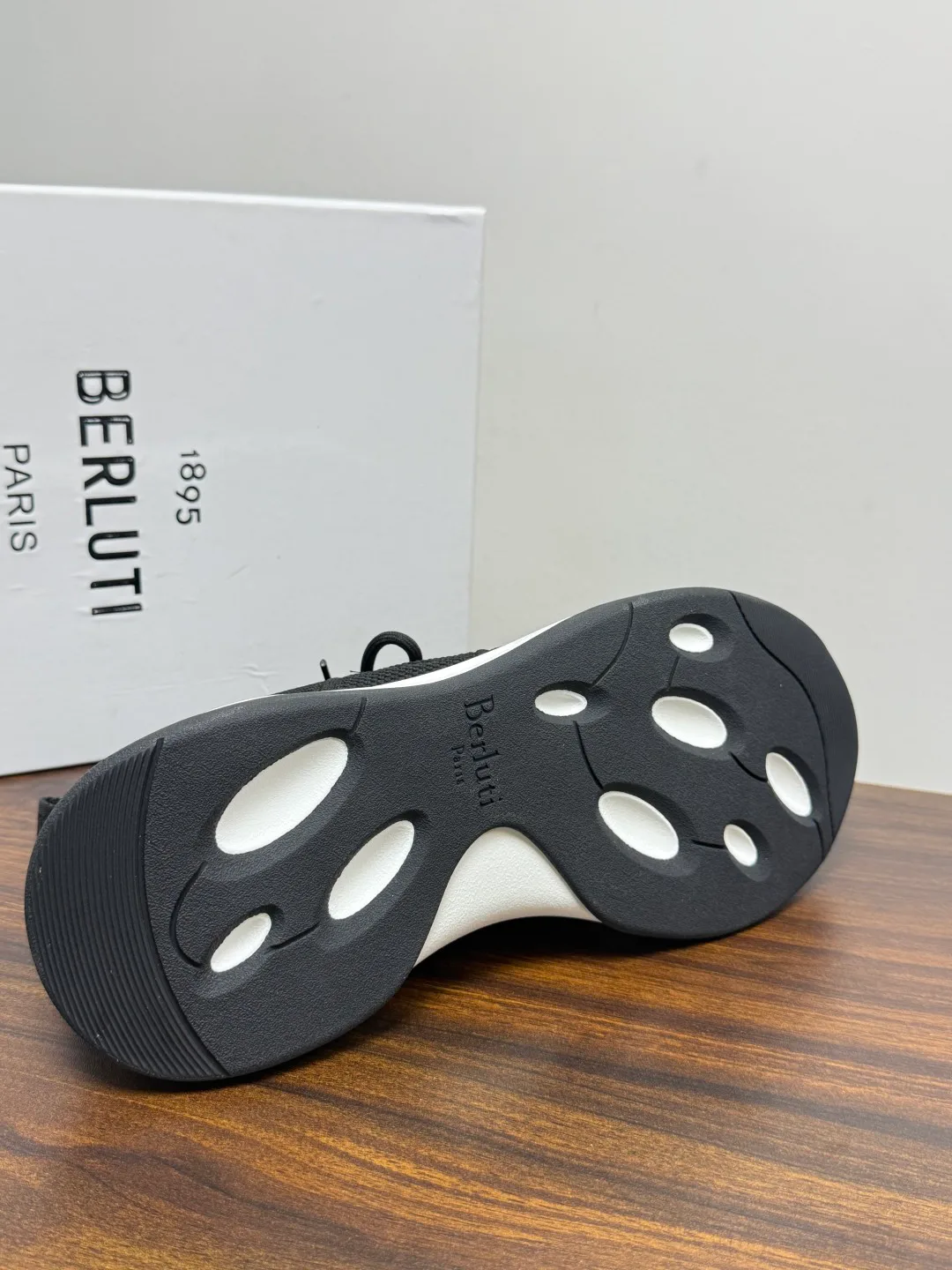 Кроссовки Мужские Berluti 19401740