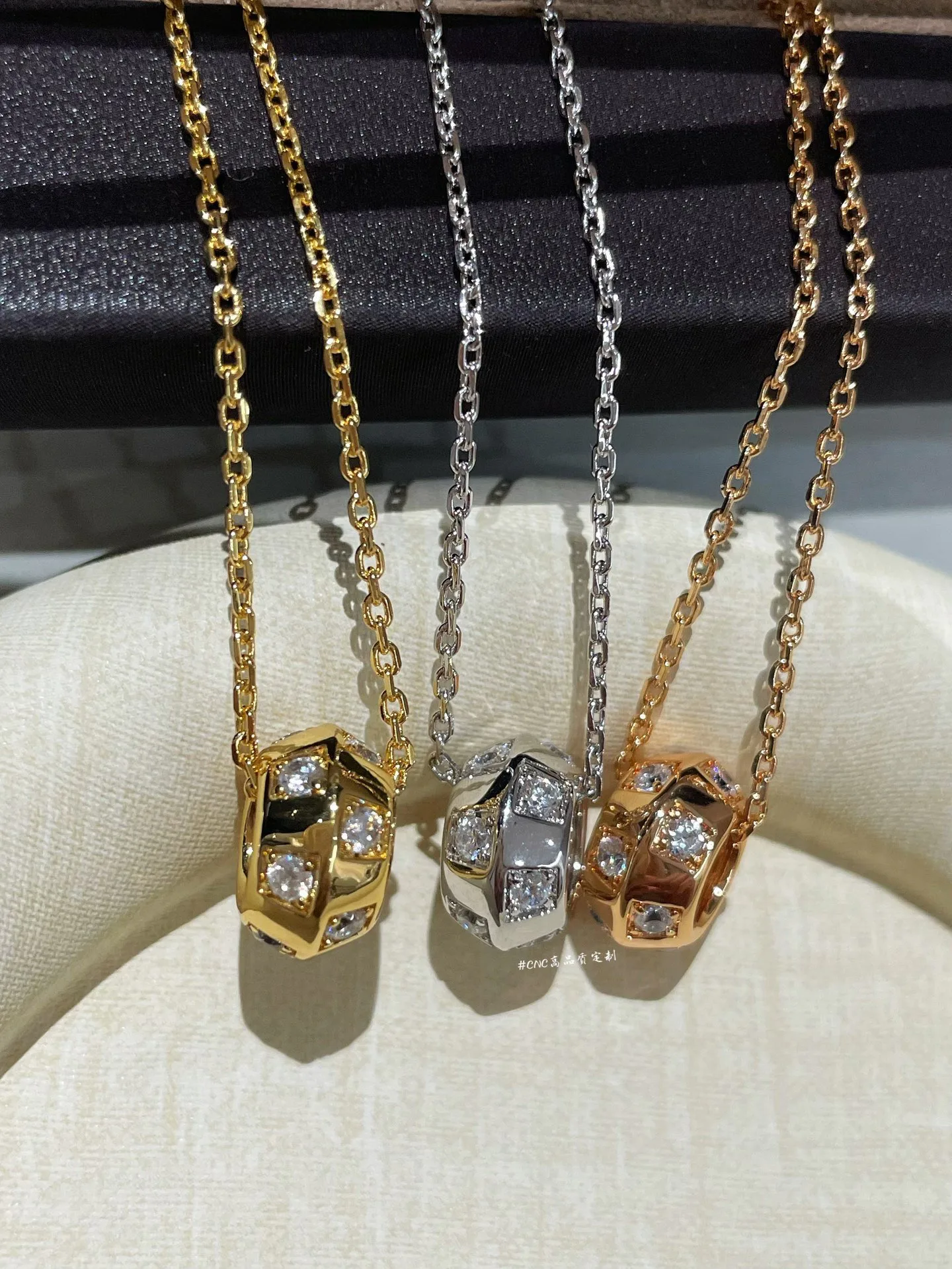 Бижутерия Louis Vuitton 17819343
