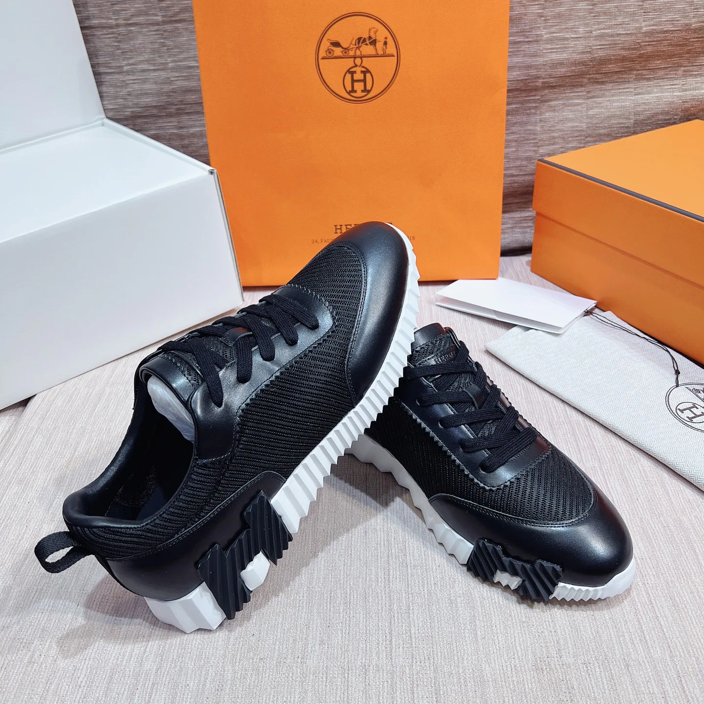 Кроссовки Женские Hermes 17749551