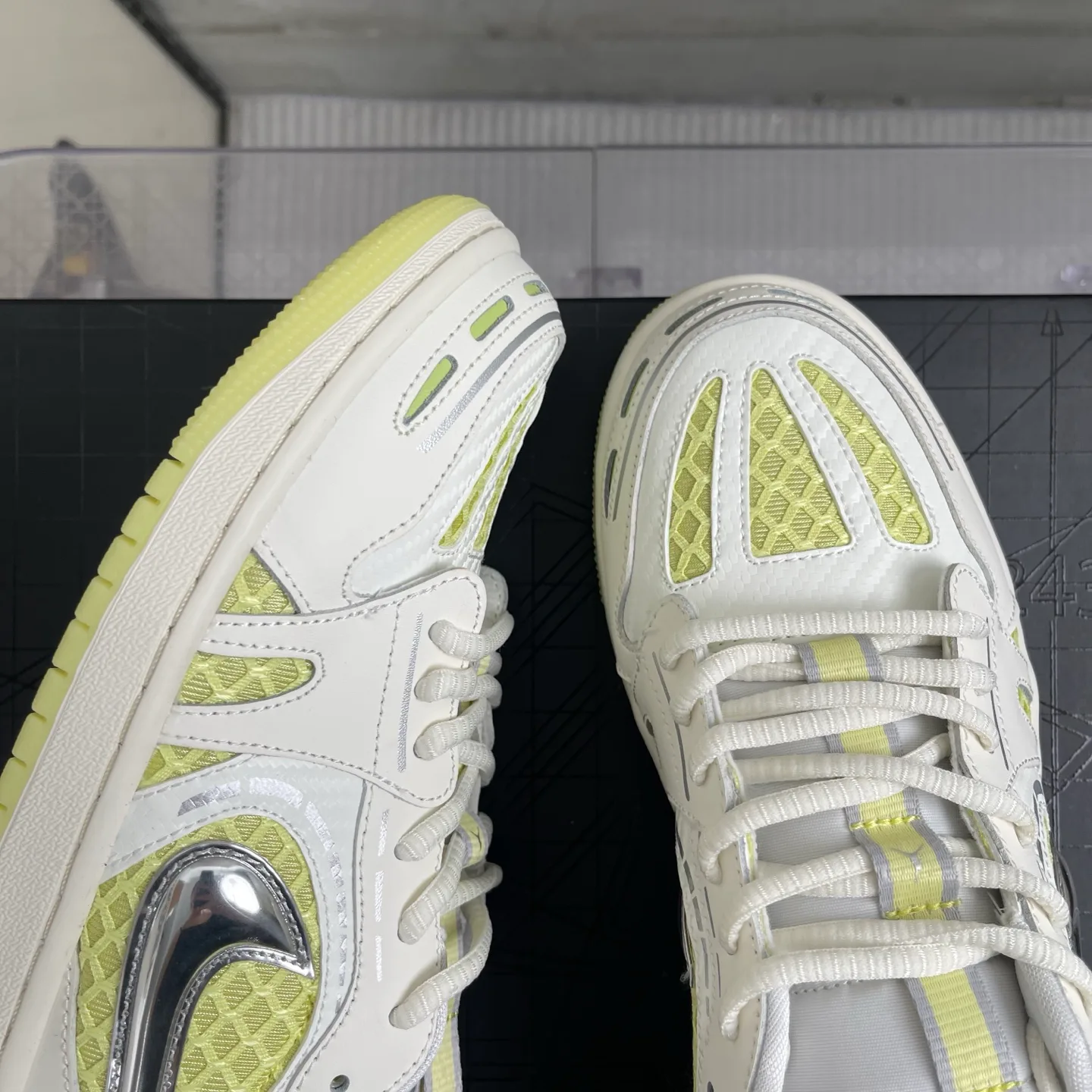 Кроссовки Женские Air Jordan 82683