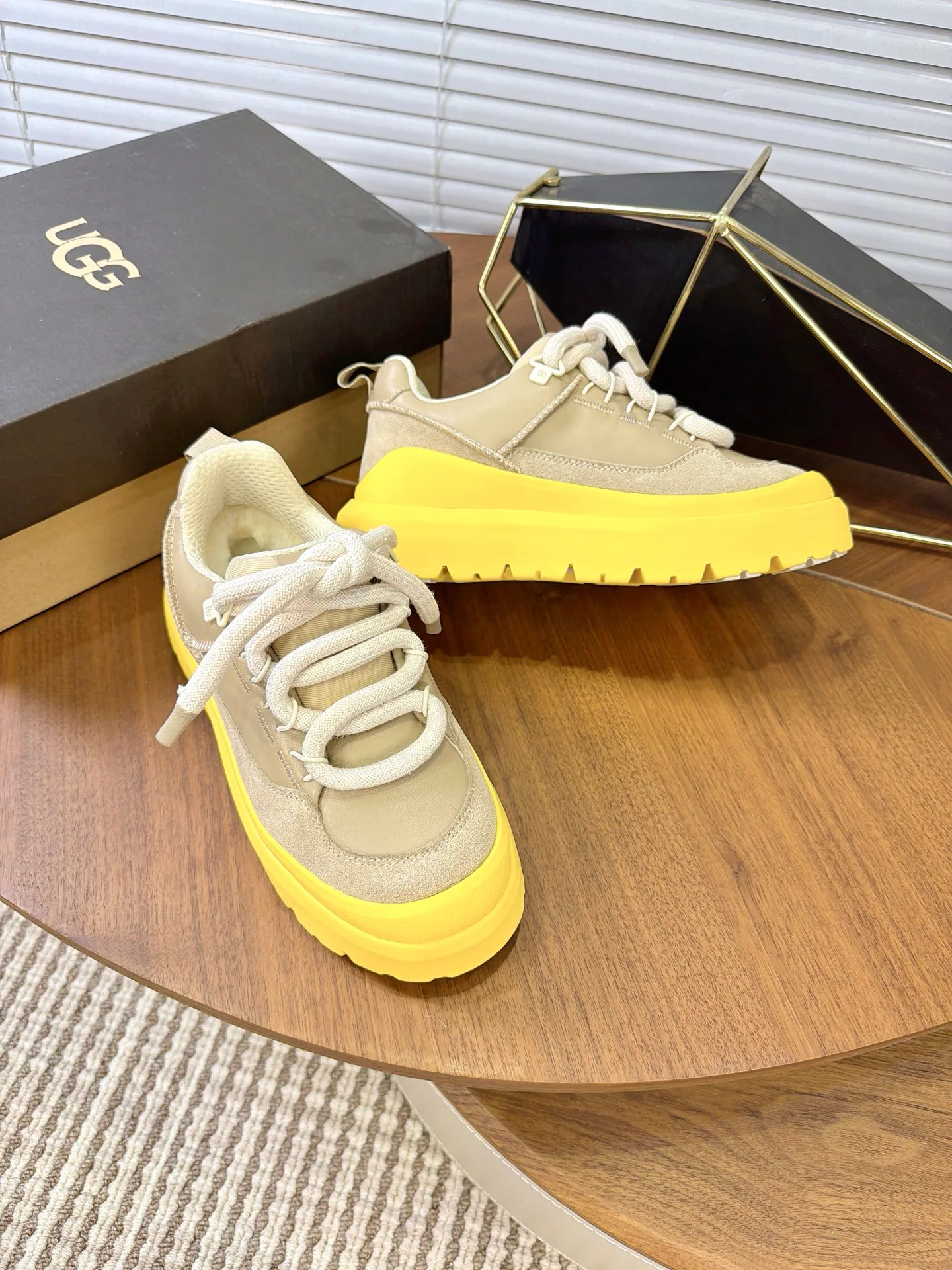 Кроссовки Женские Ugg 19690069