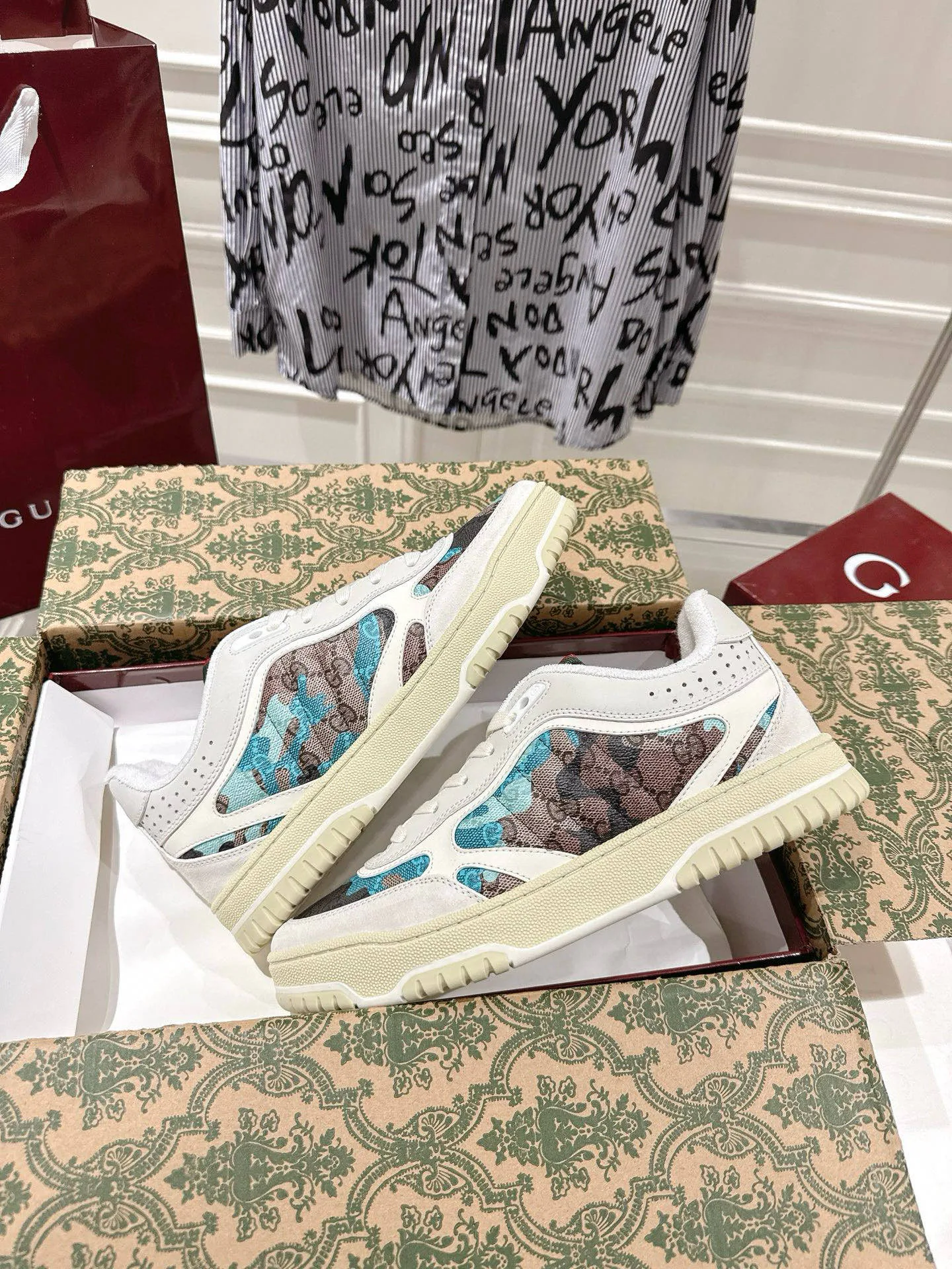 Кроссовки Женские Gucci 364745