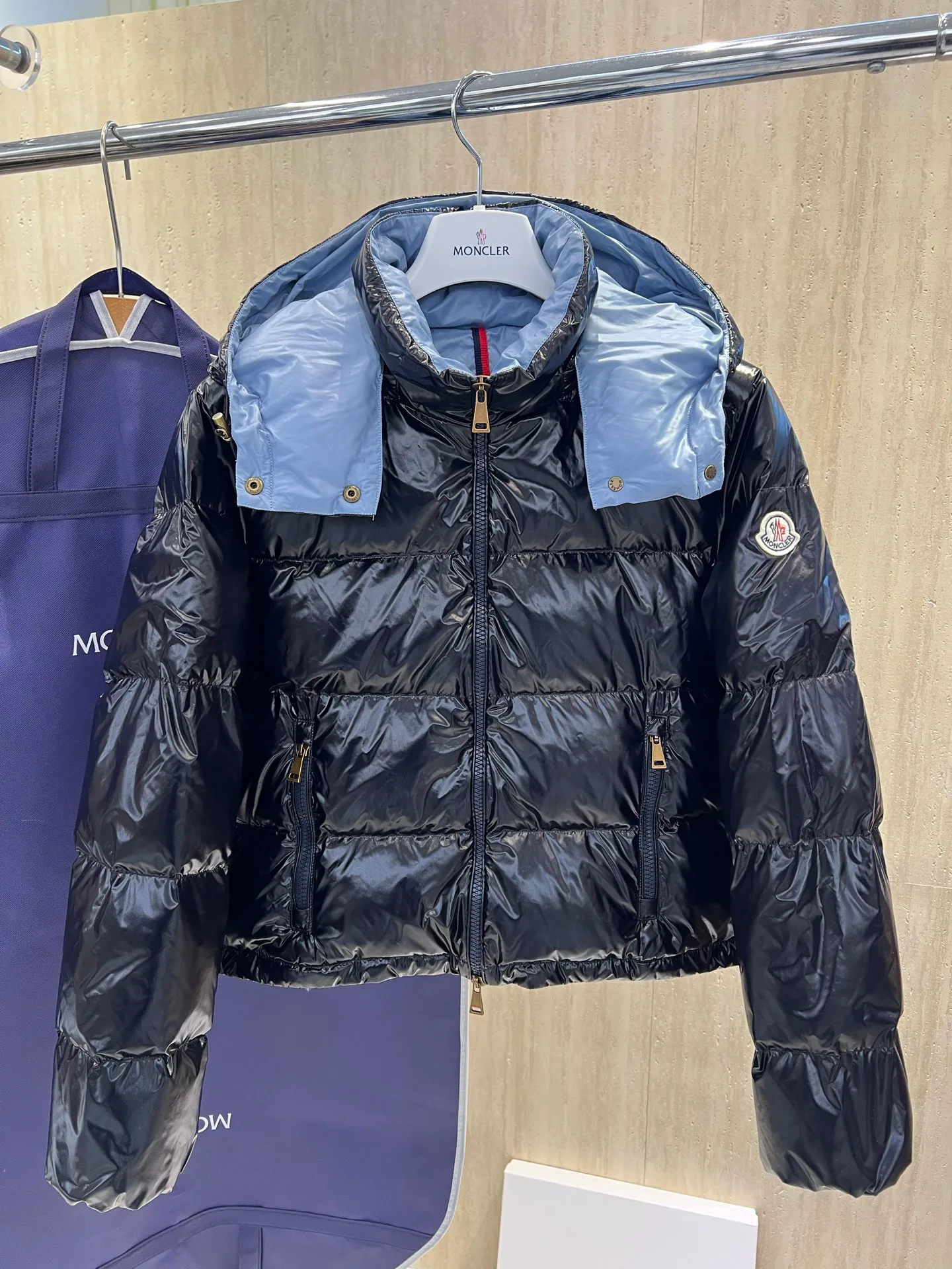 Куртки И Пуховики Мужские Moncler 18231182