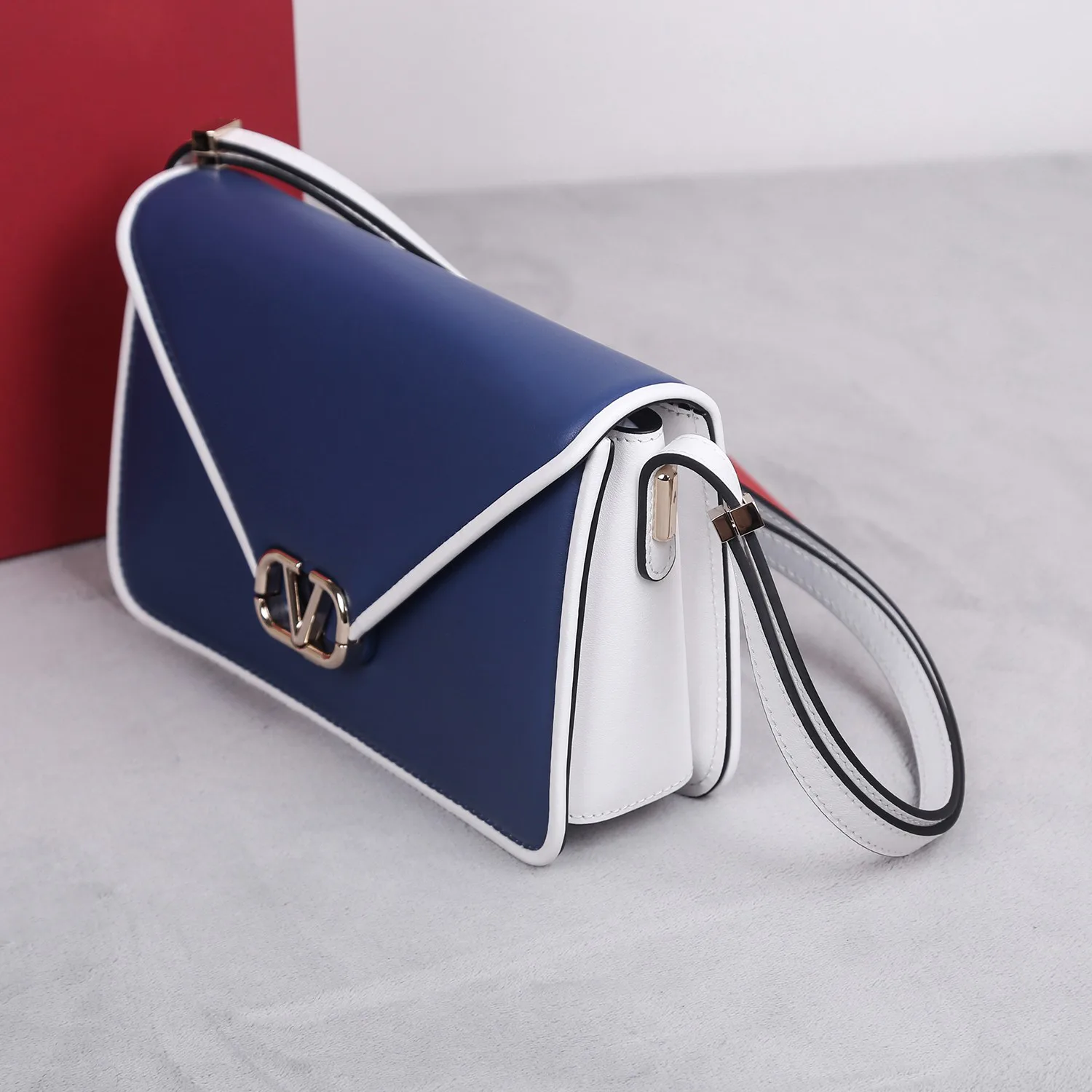 Сумки На Ремне Женские Valentino 4127