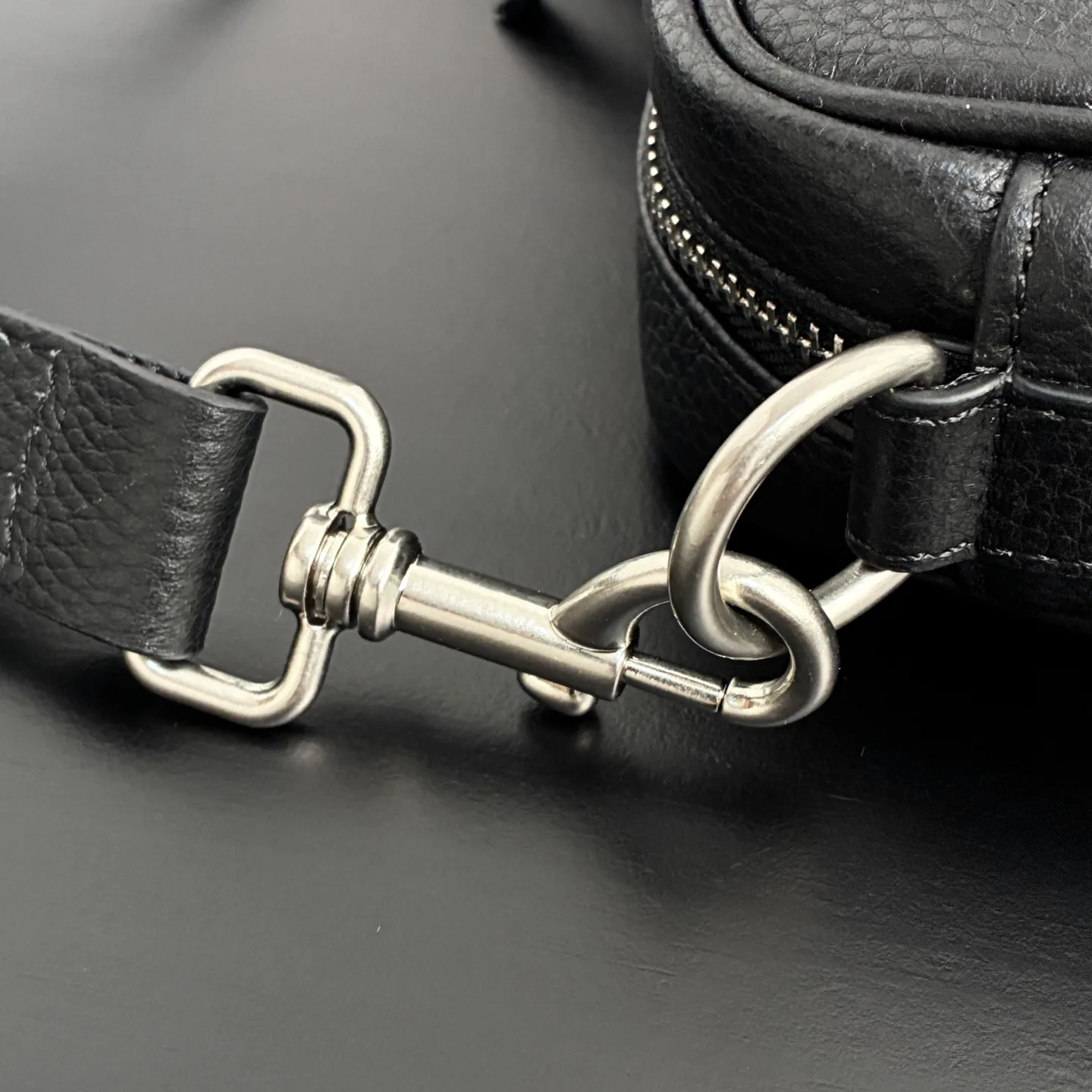 Сумки На Ремне Женские Balenciaga 18136516