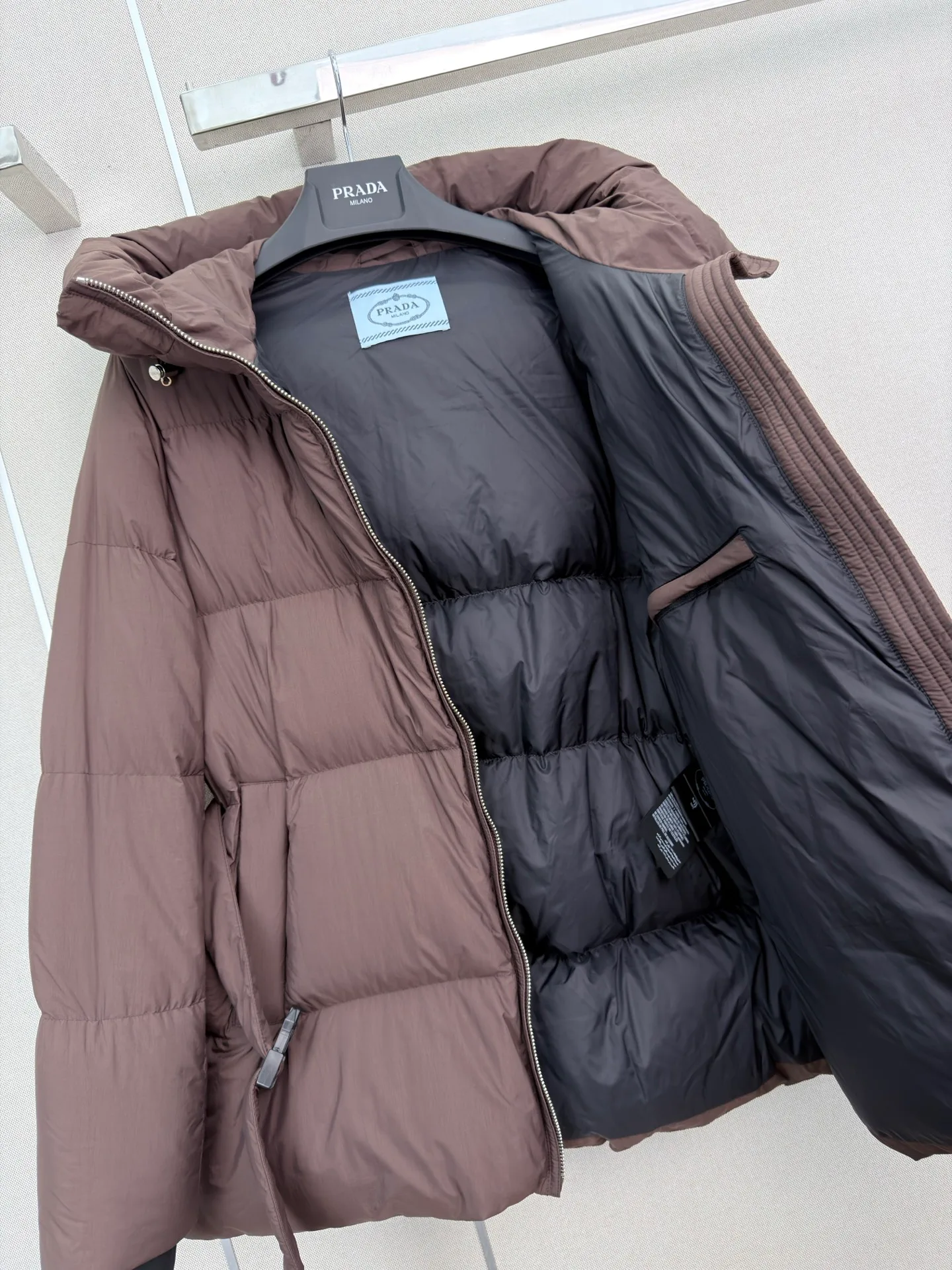Куртки И Пуховики Женские Prada 18185801