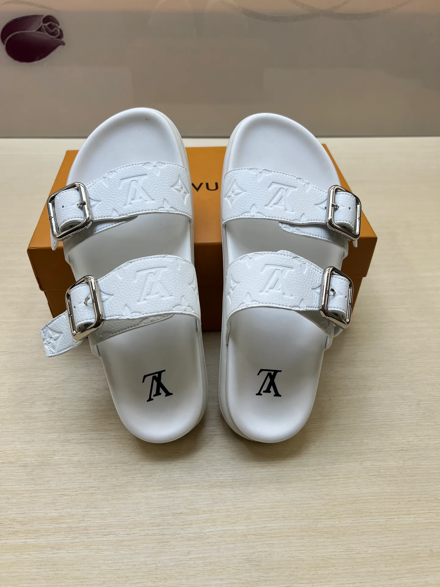 Сандалии Мужские Louis Vuitton 11228592