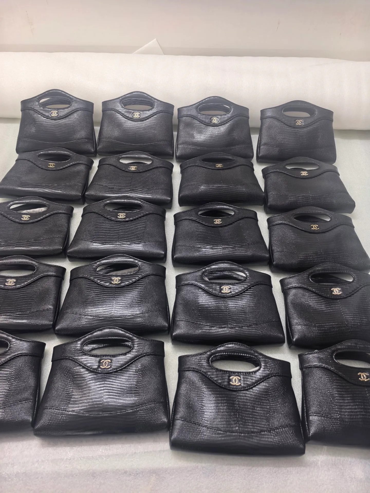 Классические Сумки Женские Chanel 16990423