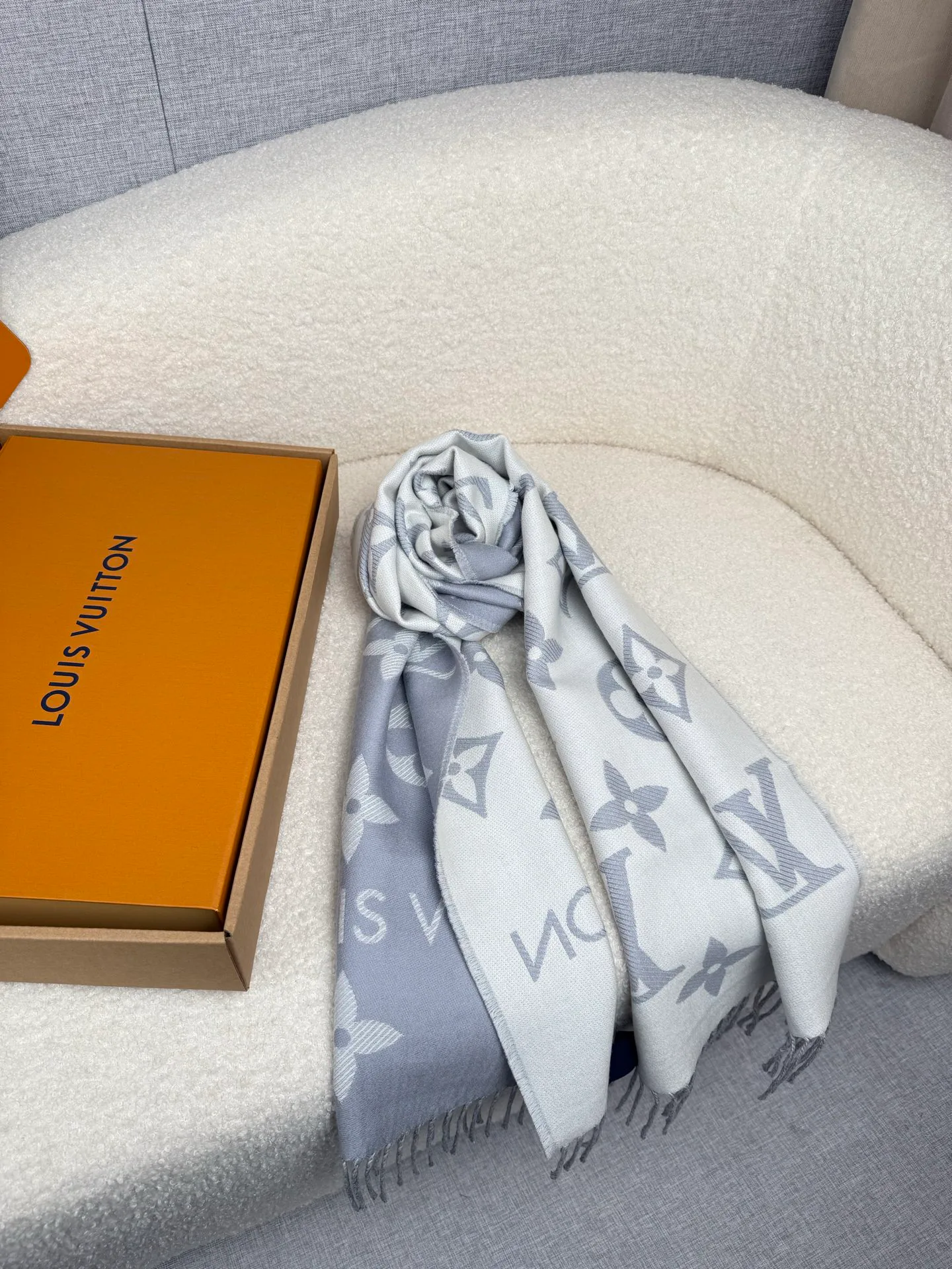 Шарфы Louis Vuitton 1422225