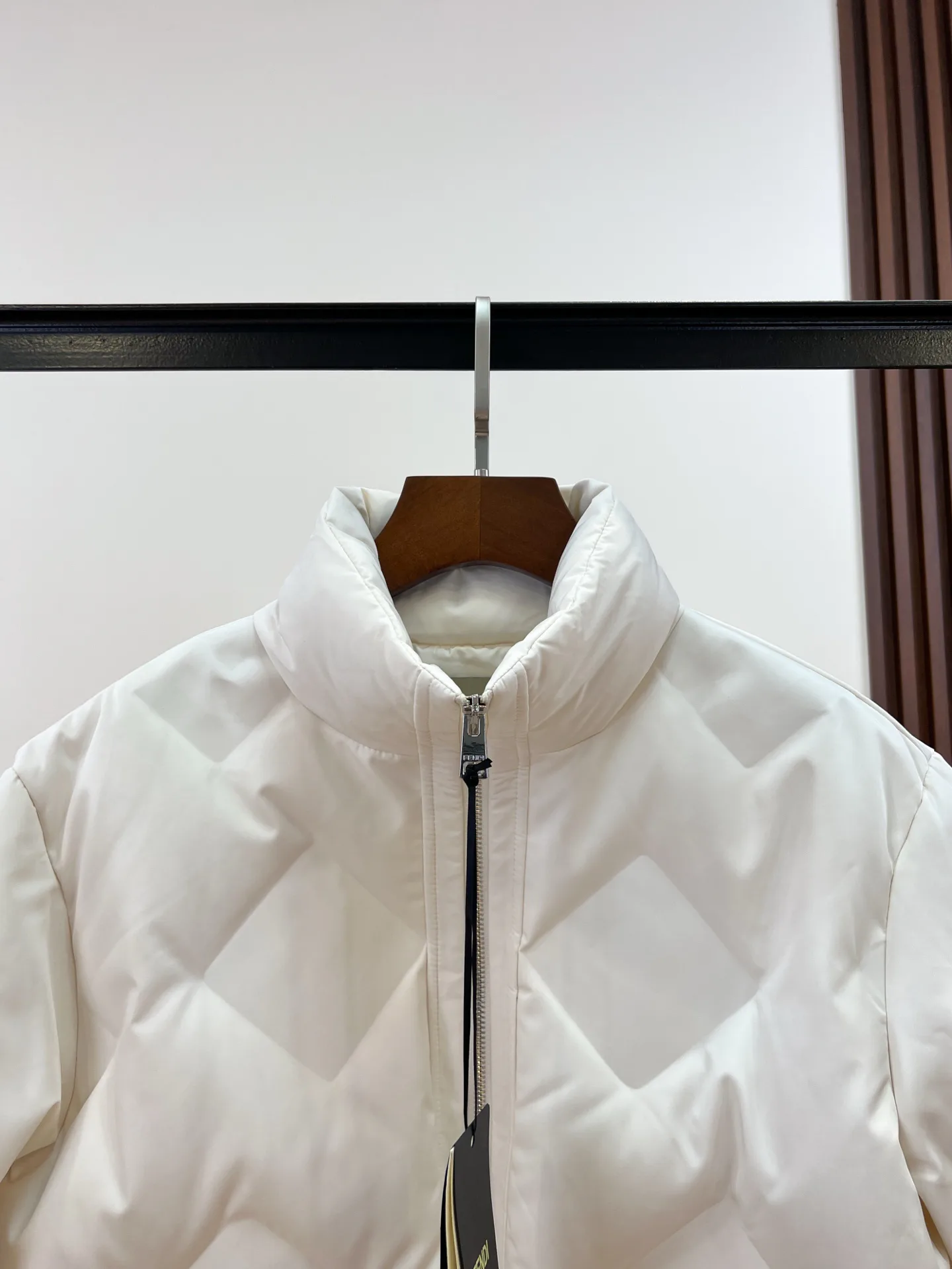 Куртки И Пуховики Женские Fendi 18279528
