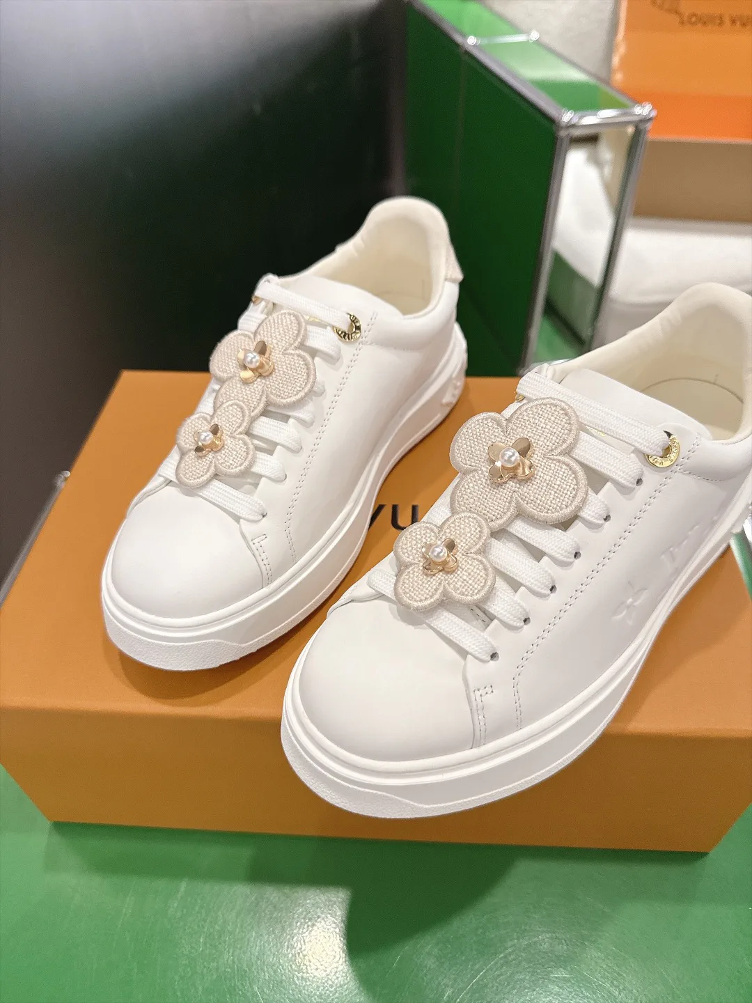 Кроссовки Женские Louis Vuitton 18857052