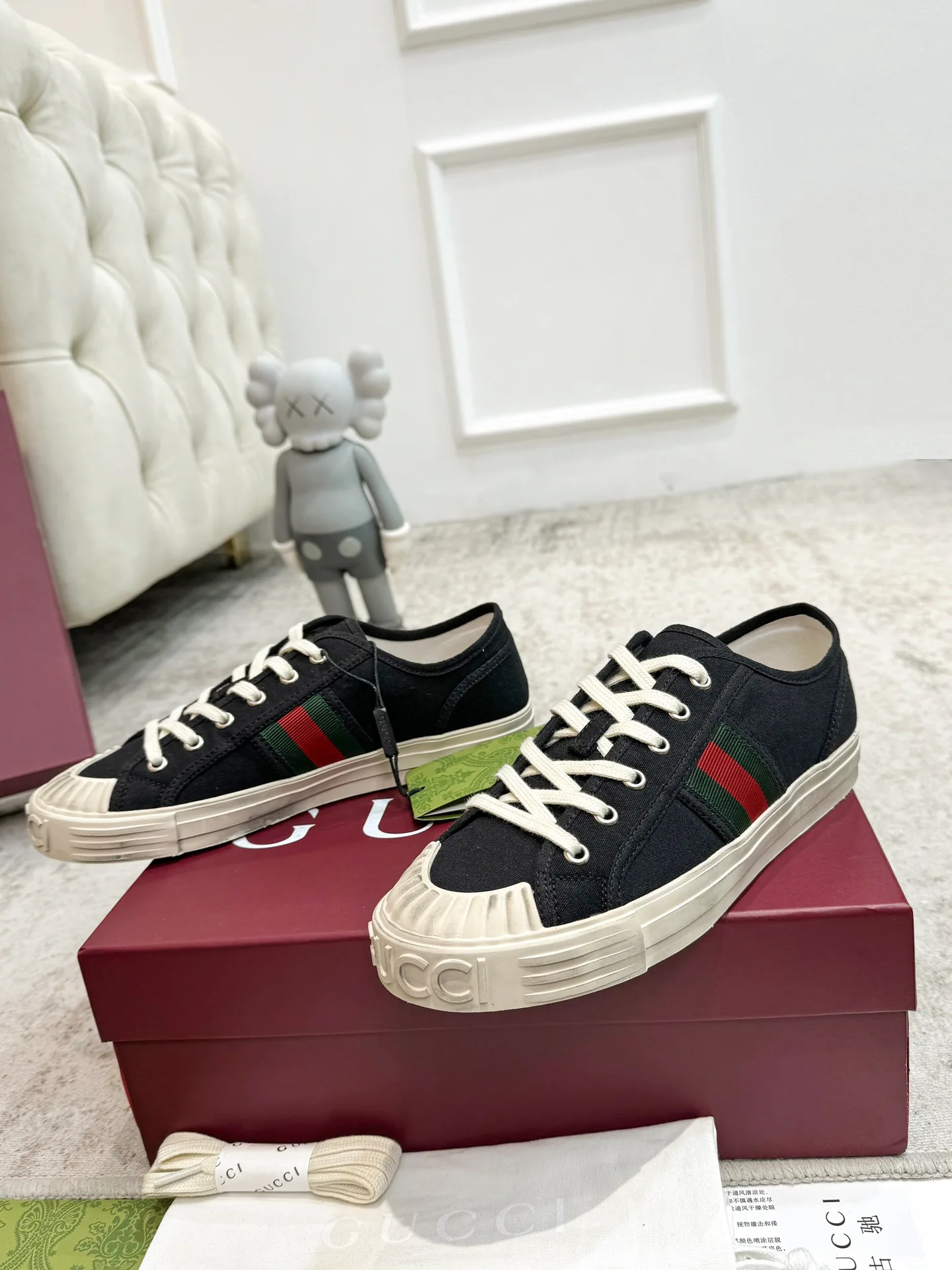 Кроссовки Женские Gucci 18139048