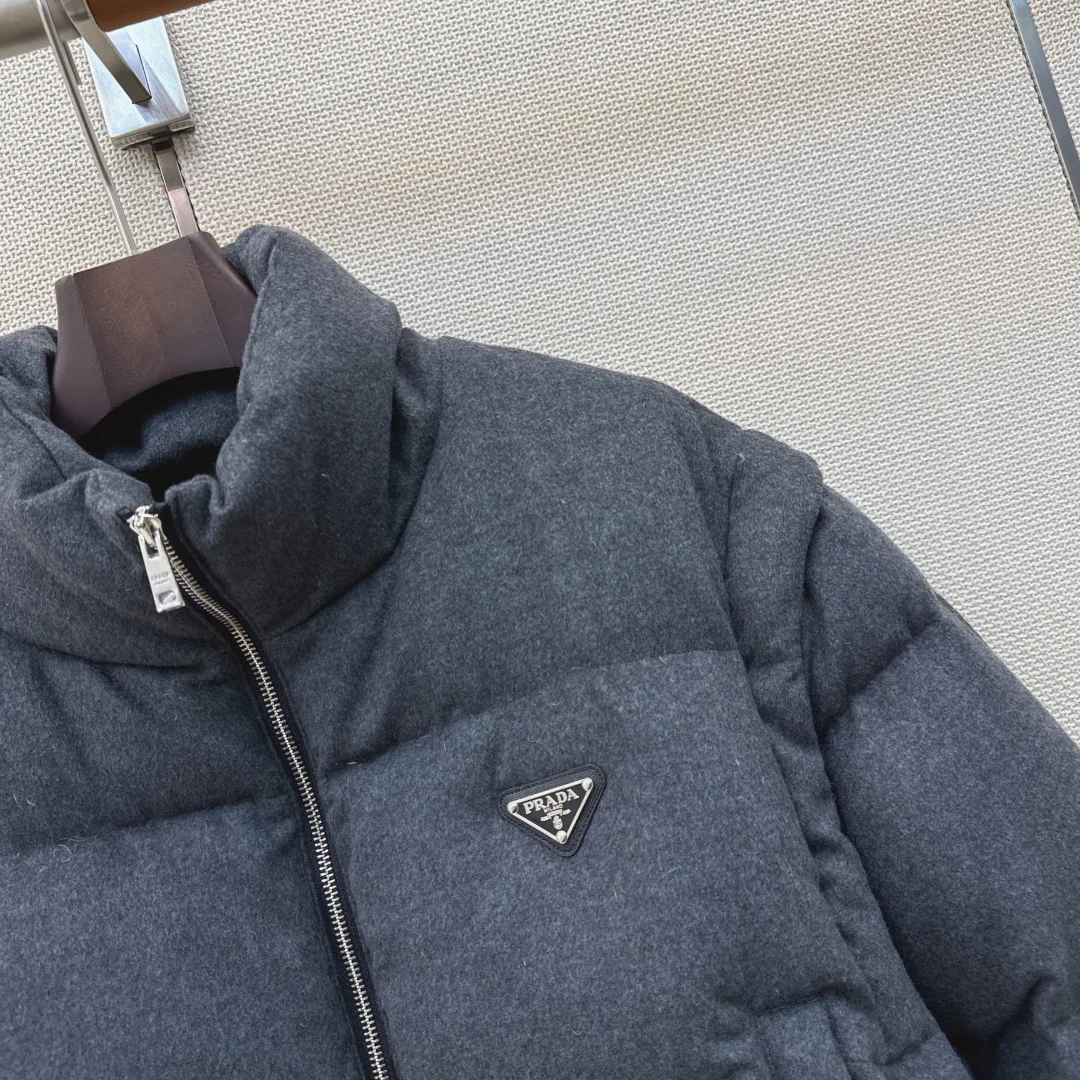 Куртки И Пуховики Женские Prada 18188723