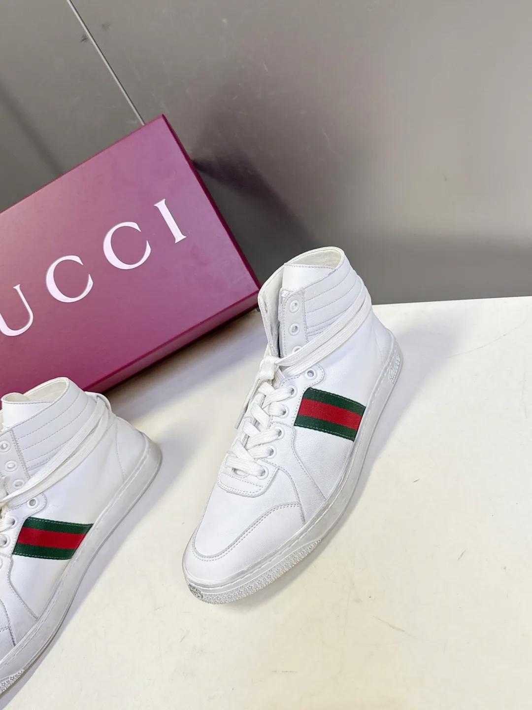 Кроссовки Женские Gucci 13095030