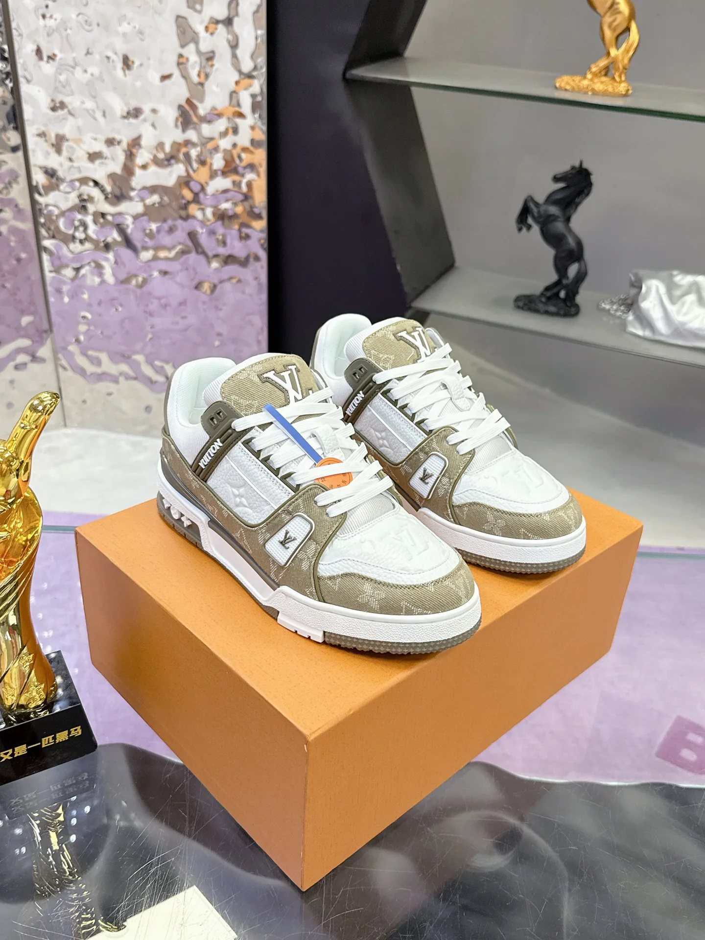 Кроссовки Женские Louis Vuitton 5061384