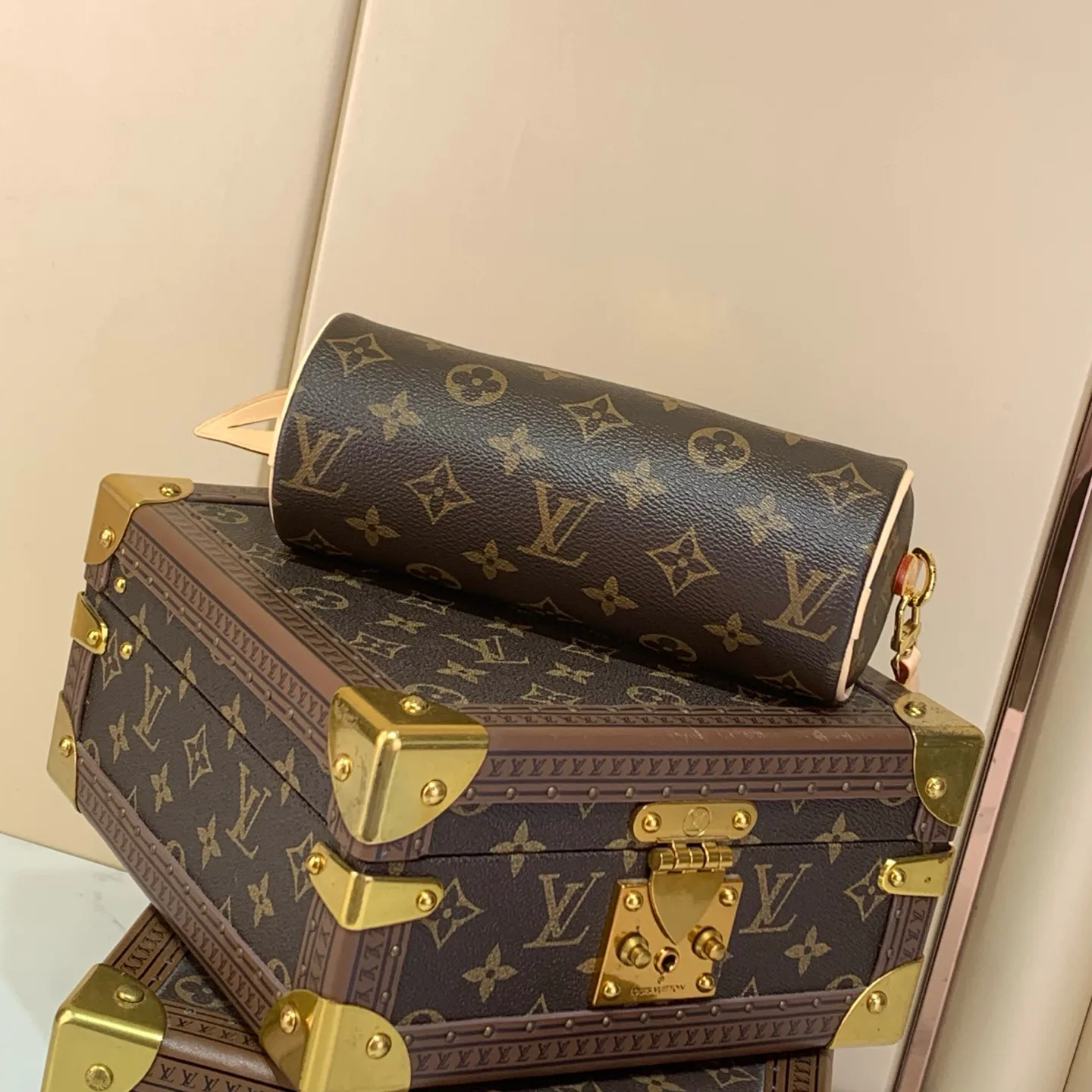 Классические Сумки Женские Louis Vuitton 17499346