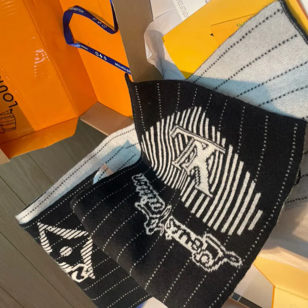 Шарфы Louis Vuitton 4972391