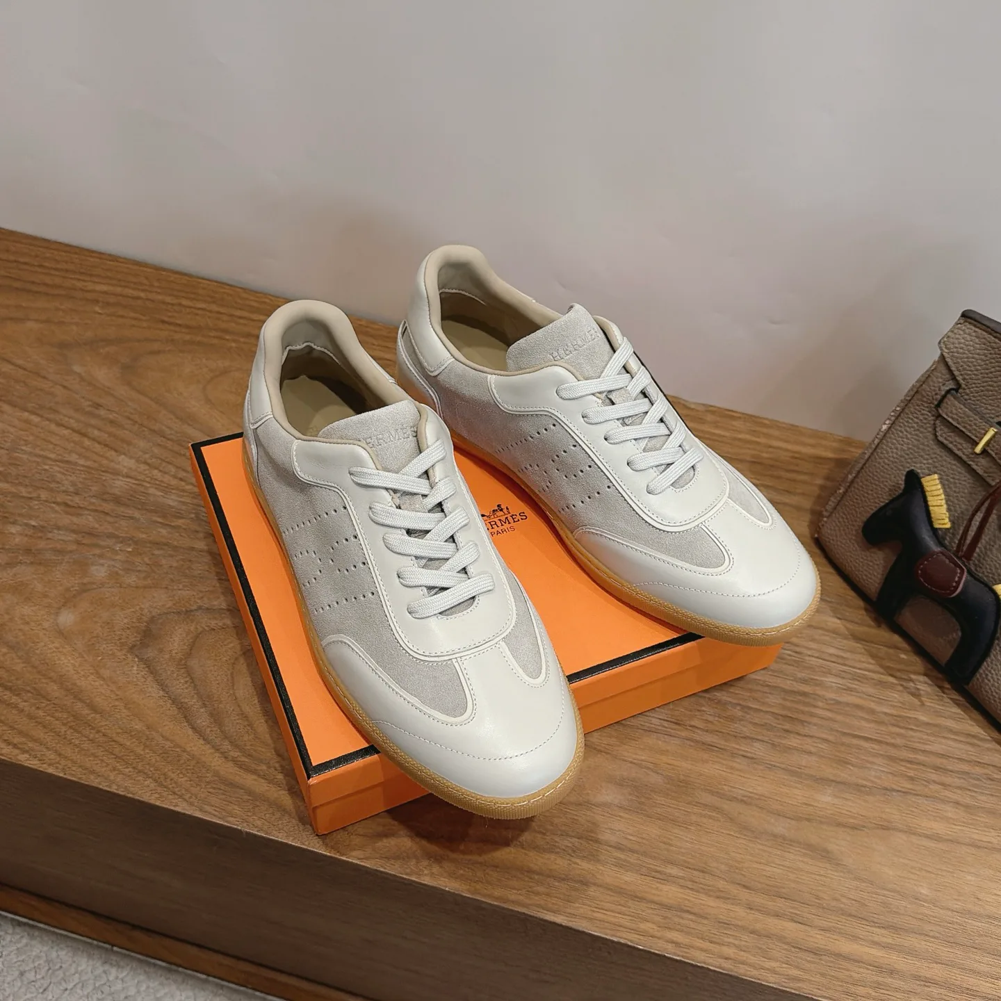 Кроссовки Женские Hermes 18230938