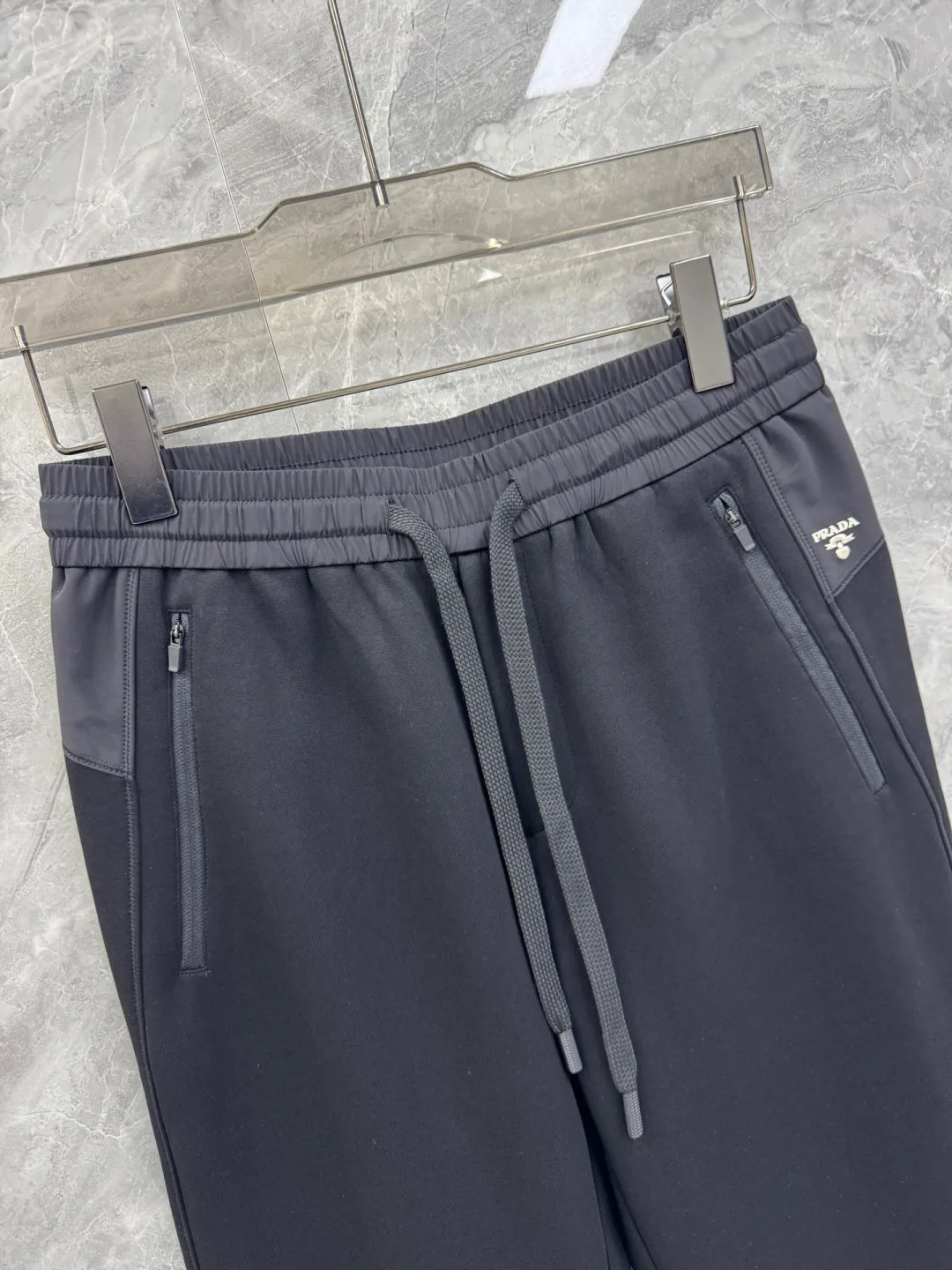 Брюки Мужские Prada 10186991