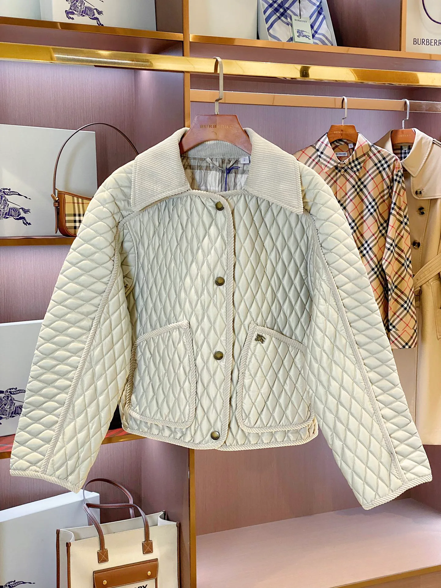 Куртки И Пуховики Женские Burberry 19097359