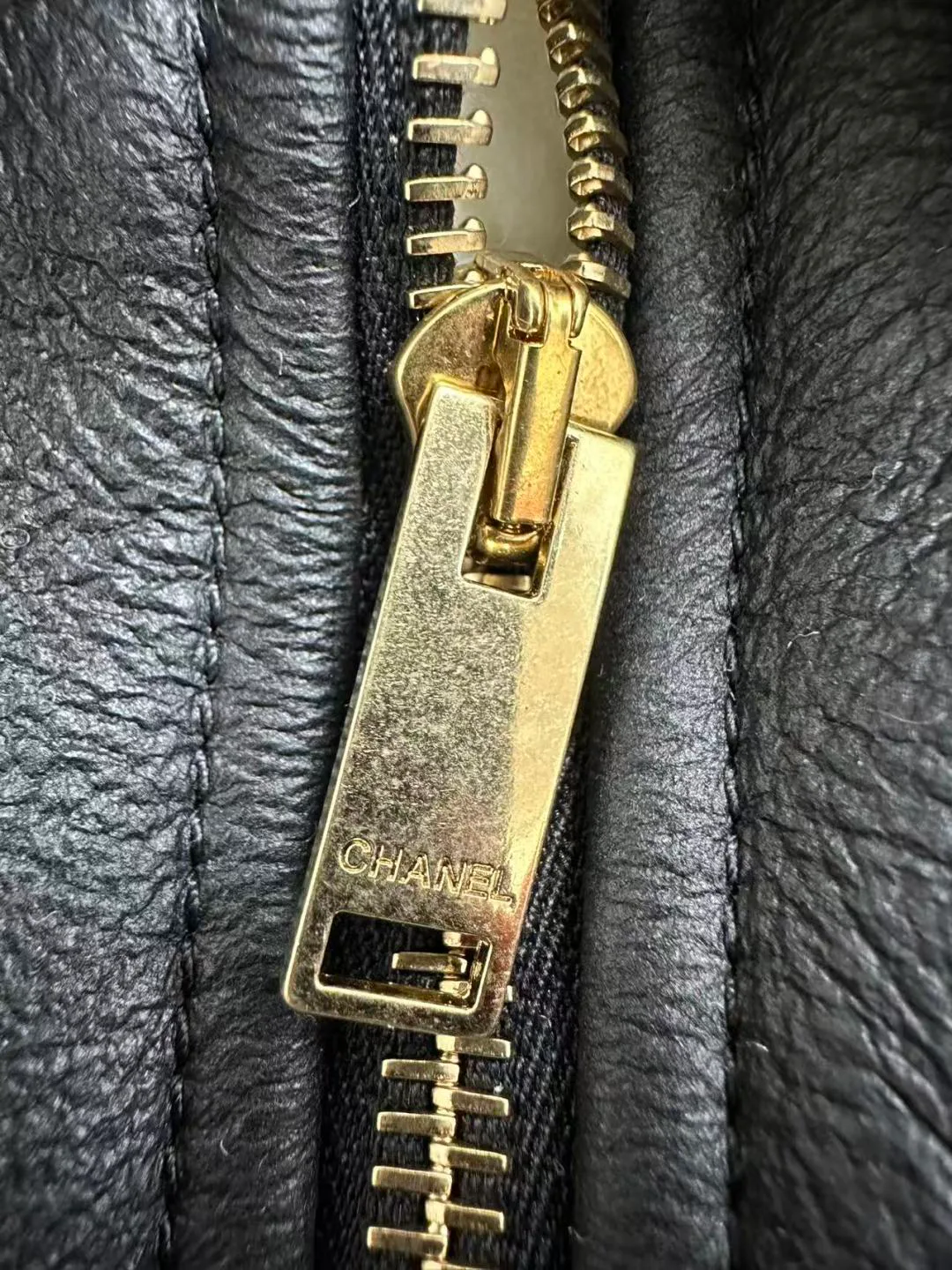 Кожаные Куртки И Дублёнки Женские Chanel 18363158