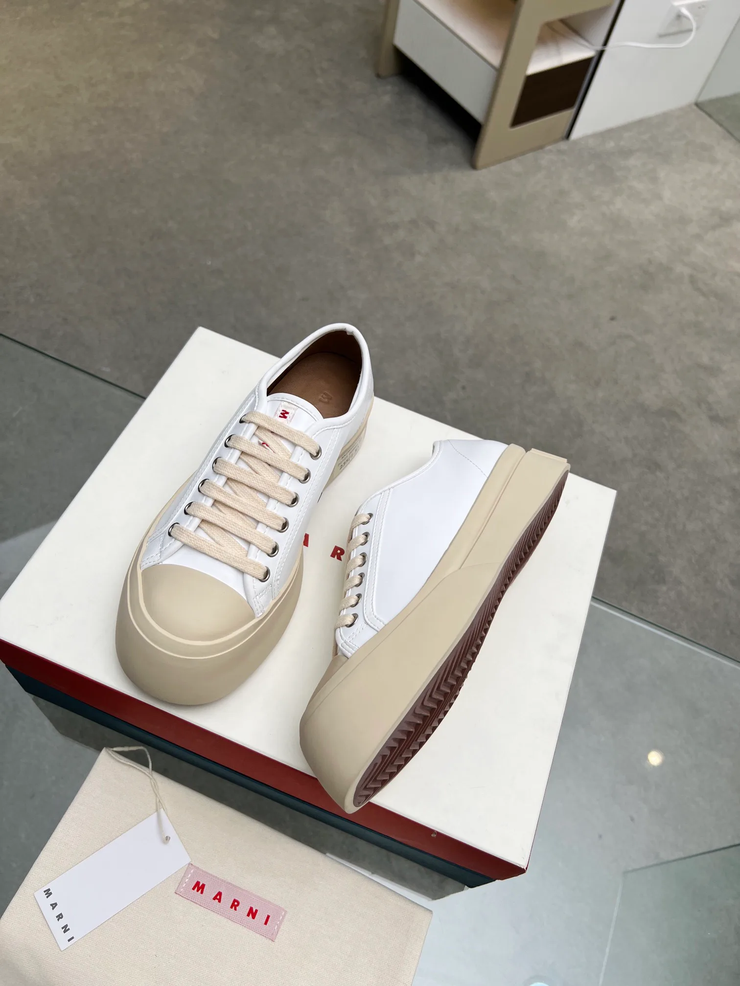 Кроссовки Женские Marni 18039748