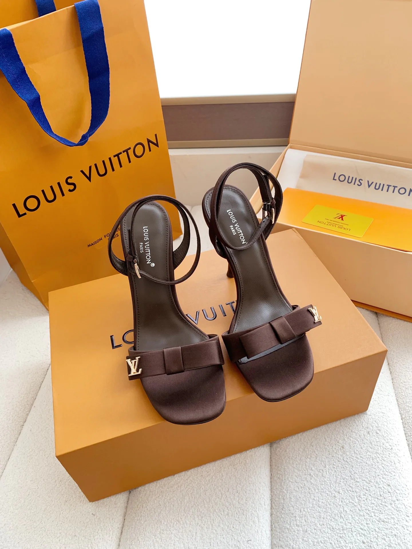 Босоножки Женские Louis Vuitton 11808990