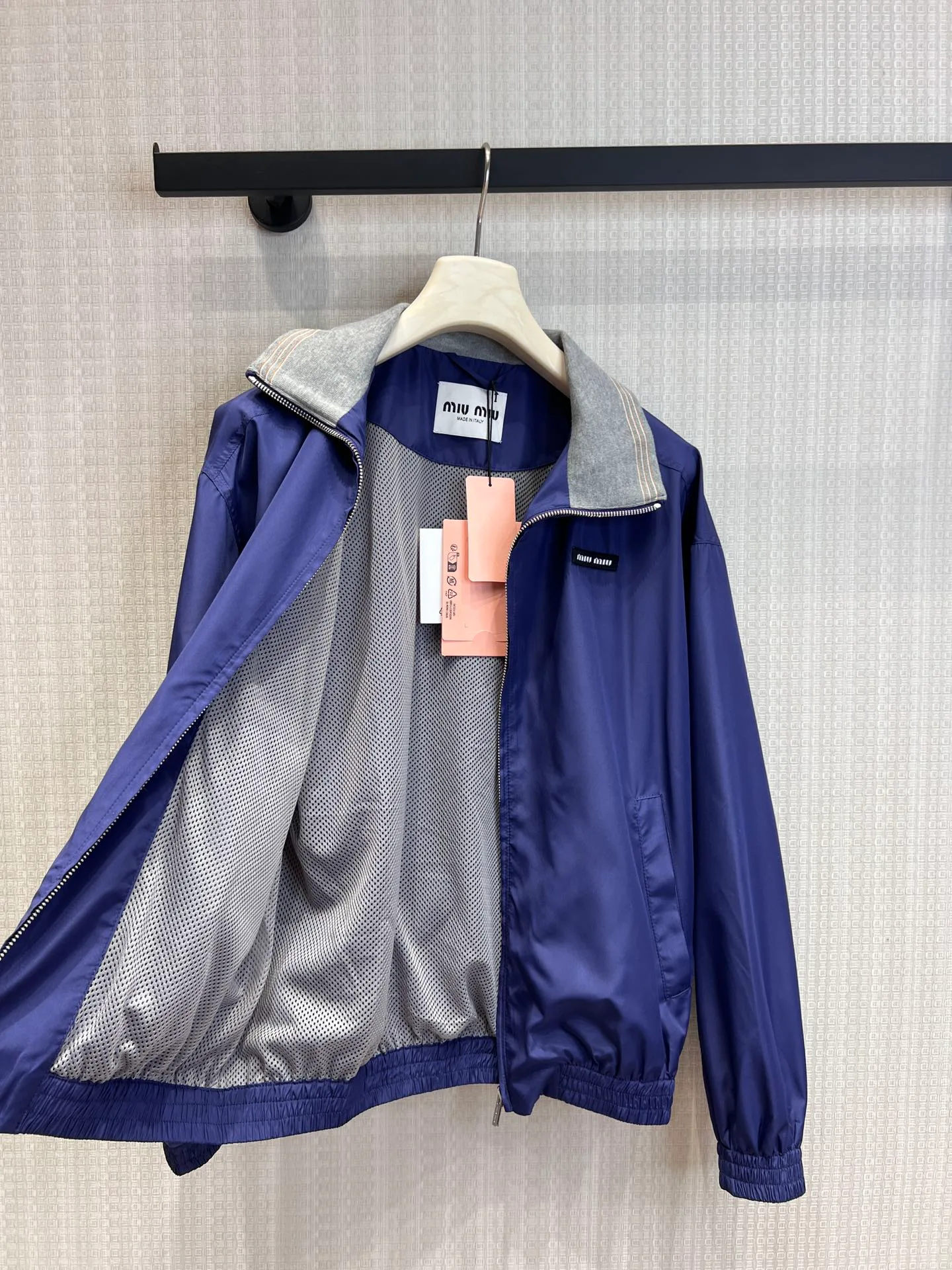 Куртки И Пуховики Женские Miu Miu 10877422