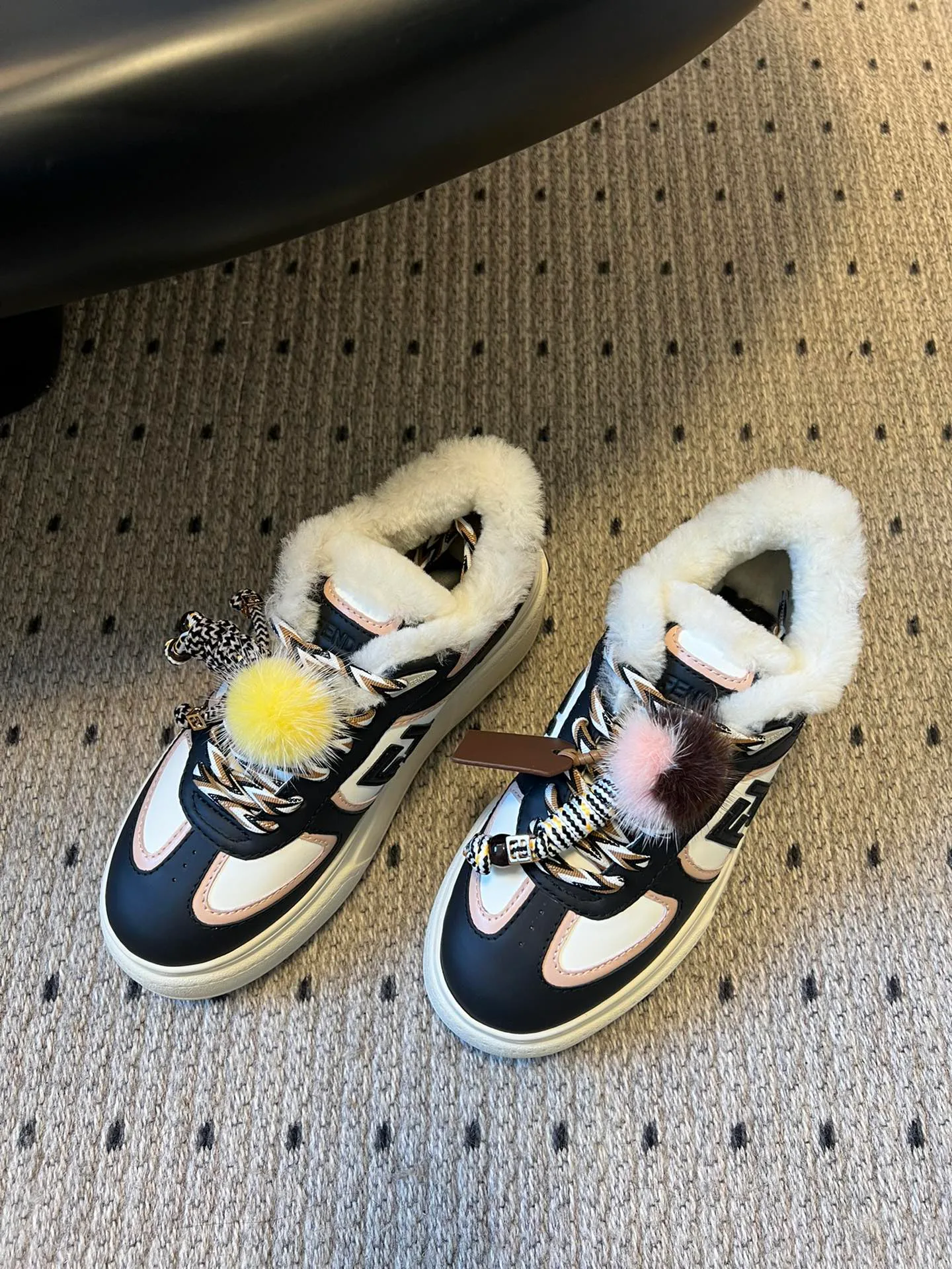 Кроссовки Женские Fendi 927557